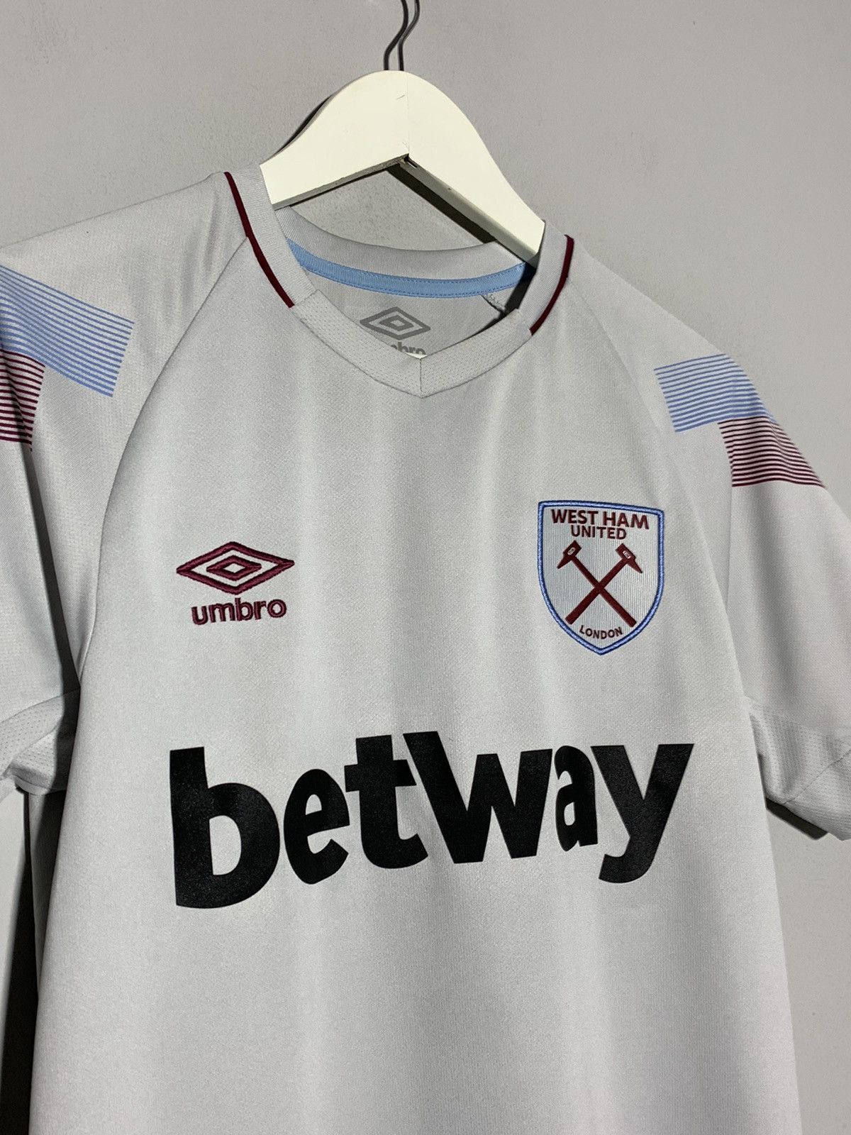 Umbro #7 Arnautovich West Ham 2018/19 football shirt Size US S / EU 44-46 / 1 - 5 Thumbnail