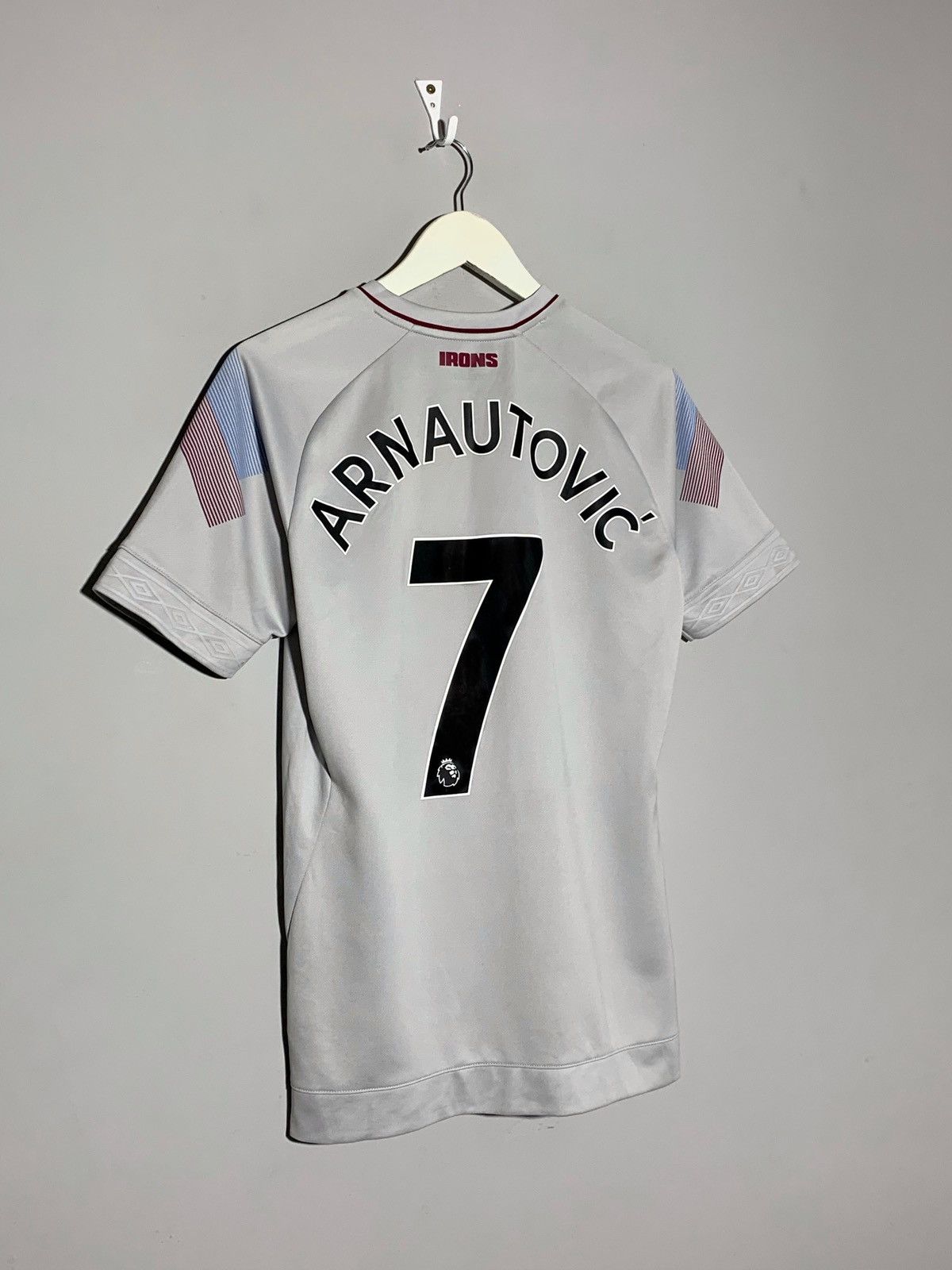 Umbro #7 Arnautovich West Ham 2018/19 football shirt Size US S / EU 44-46 / 1 - 1 Thumbnail