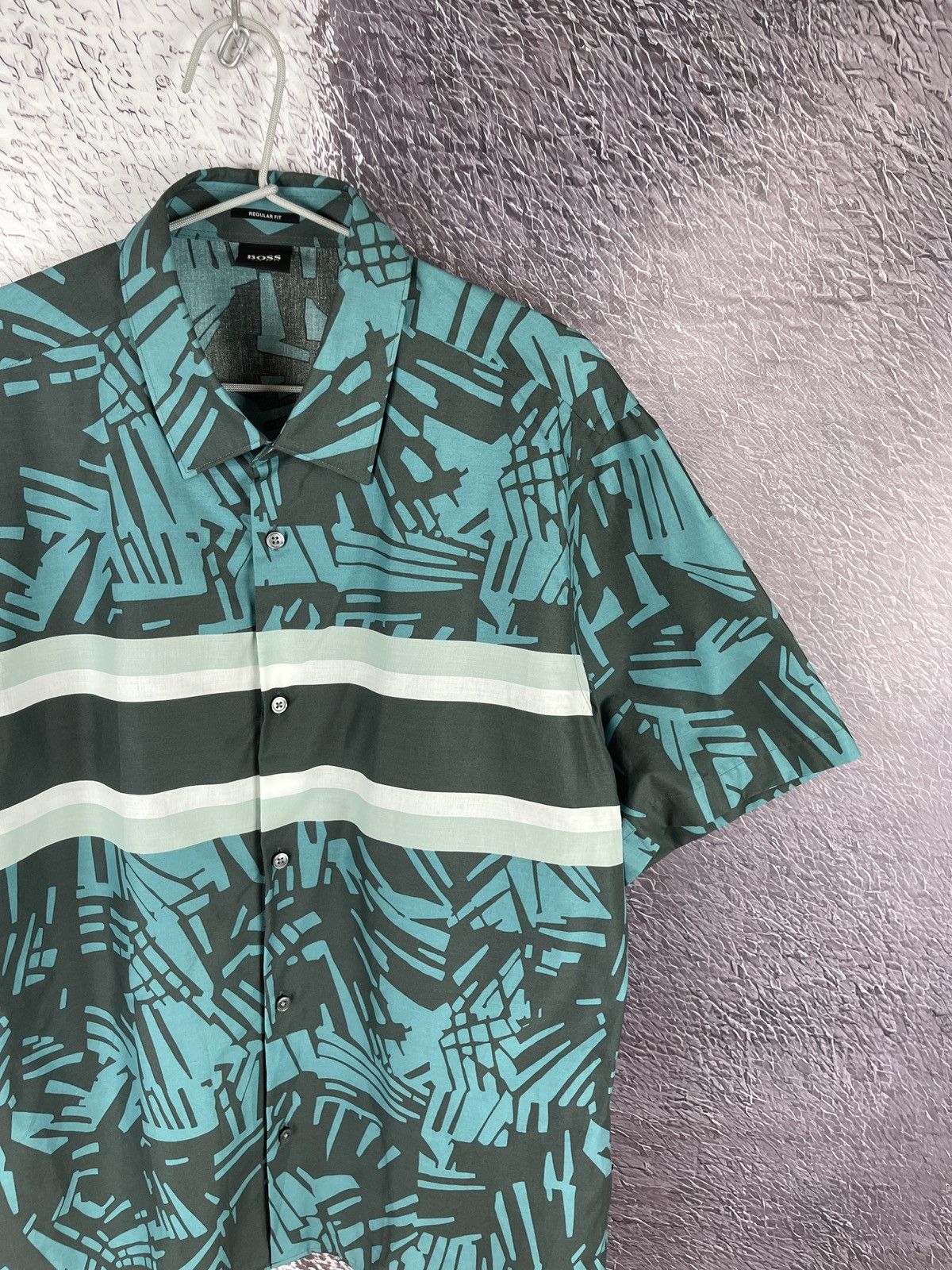 Hugo Boss Hugo Boss pattern striped green shirt sleeve shirt Size US XL / EU 56 / 4 - 4 Thumbnail