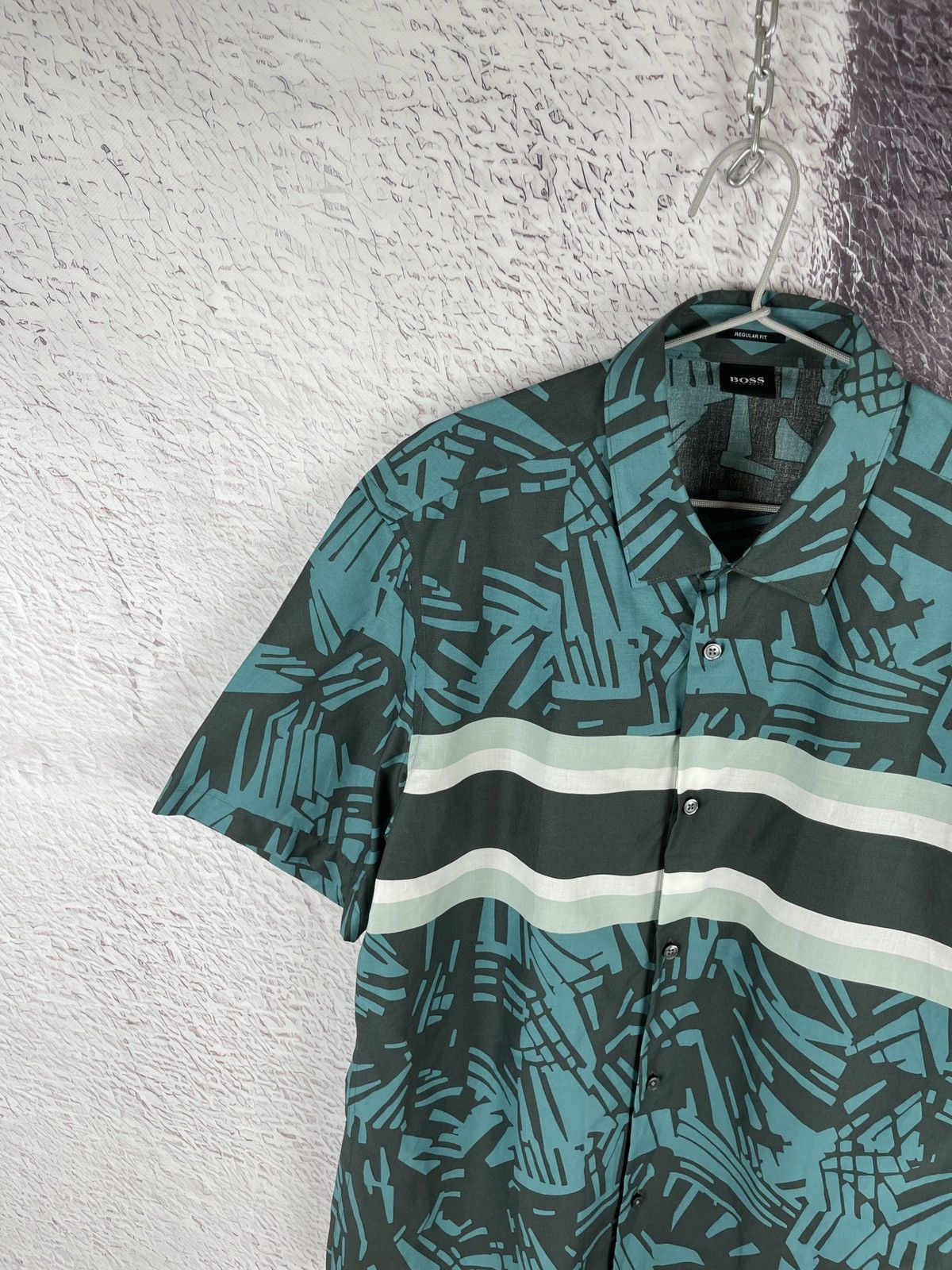 Hugo Boss Hugo Boss pattern striped green shirt sleeve shirt Size US XL / EU 56 / 4 - 2 Thumbnail