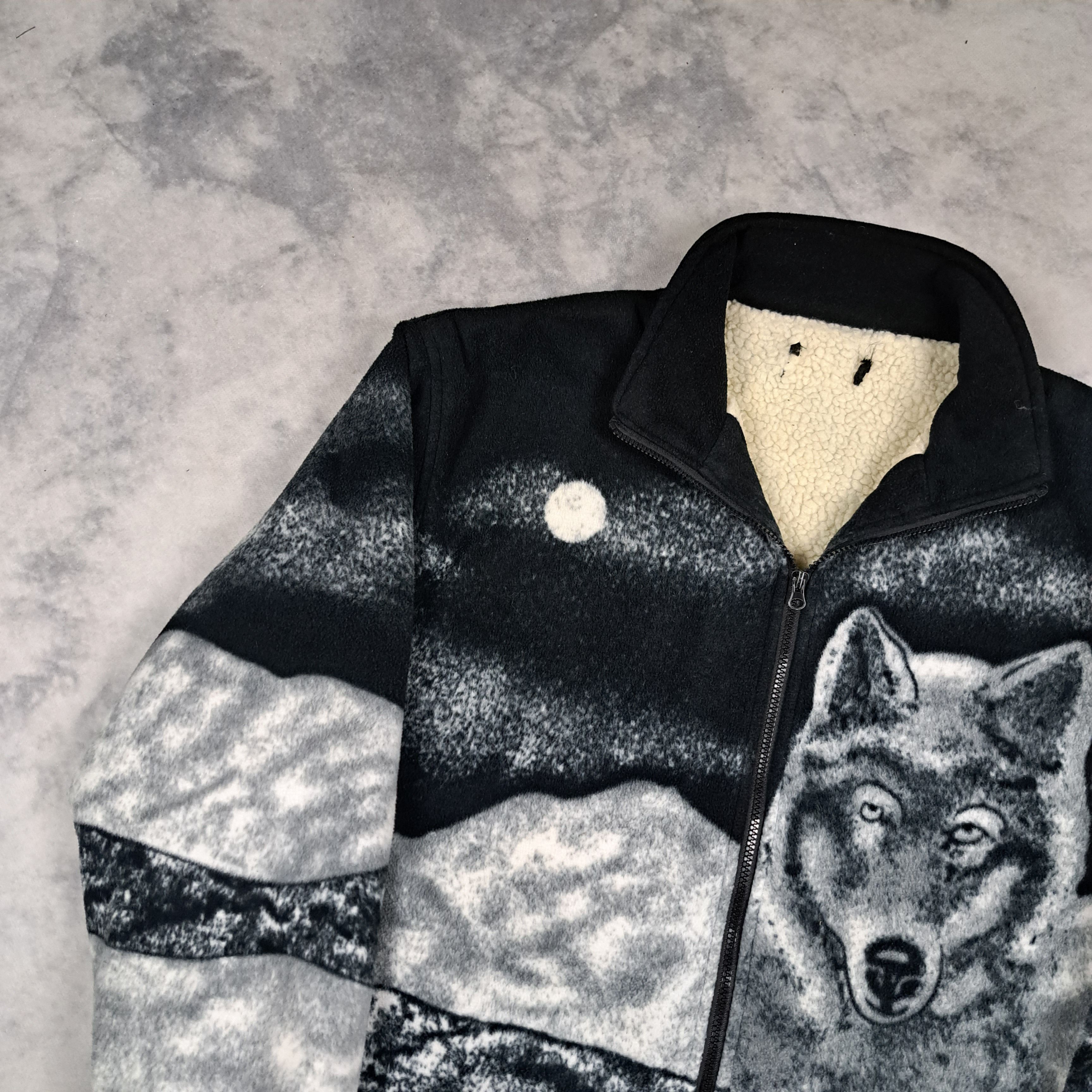 Vintage Vintage Overprint Wolves Fleece Jacket Sherpa Gorpcore Rare Size US XL / EU 56 / 4 - 8 Thumbnail