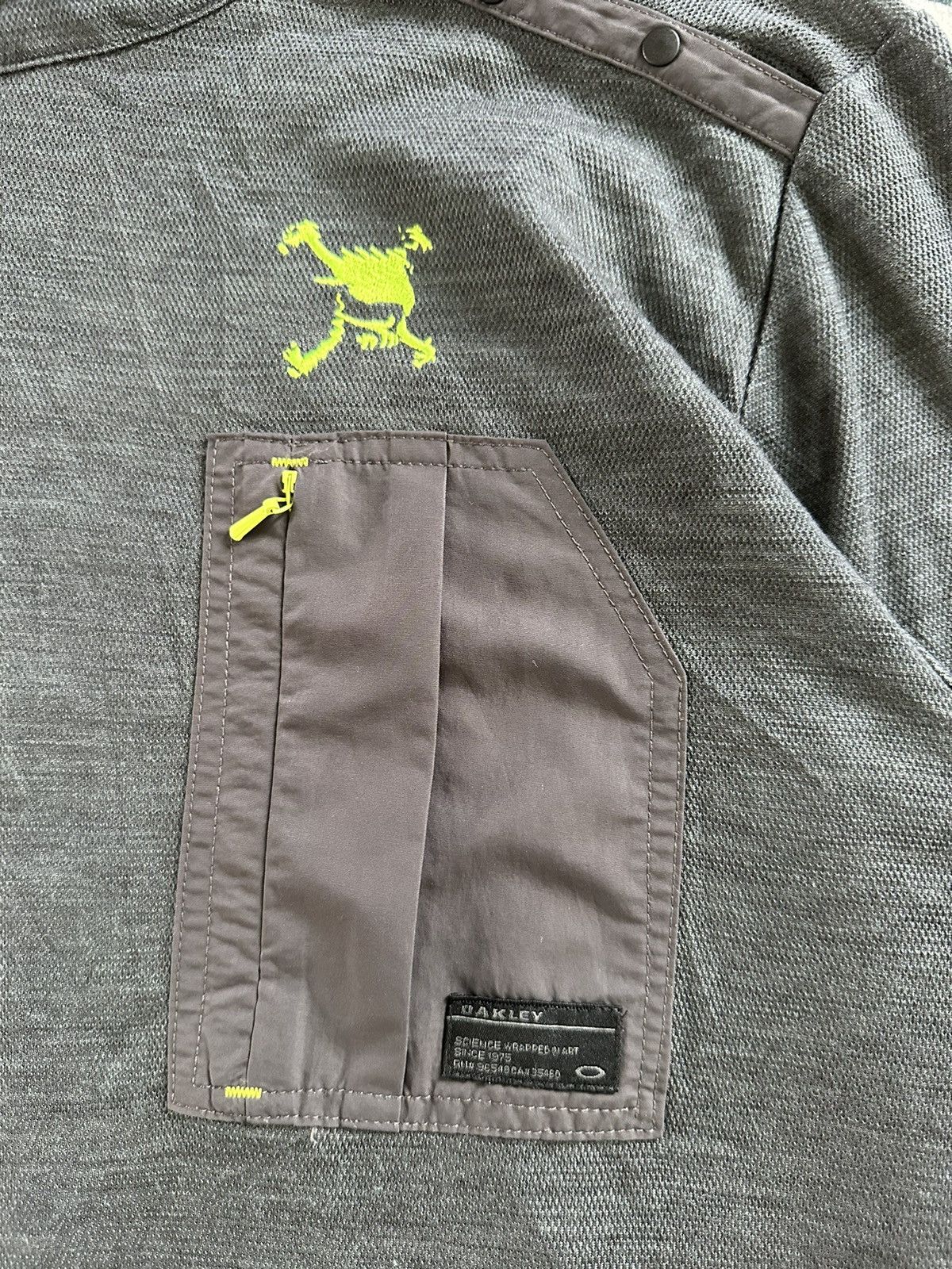 Oakley FW2015 Oakley ventilated techwear long sleeve Size US XL / EU 56 / 4 - 11 Thumbnail