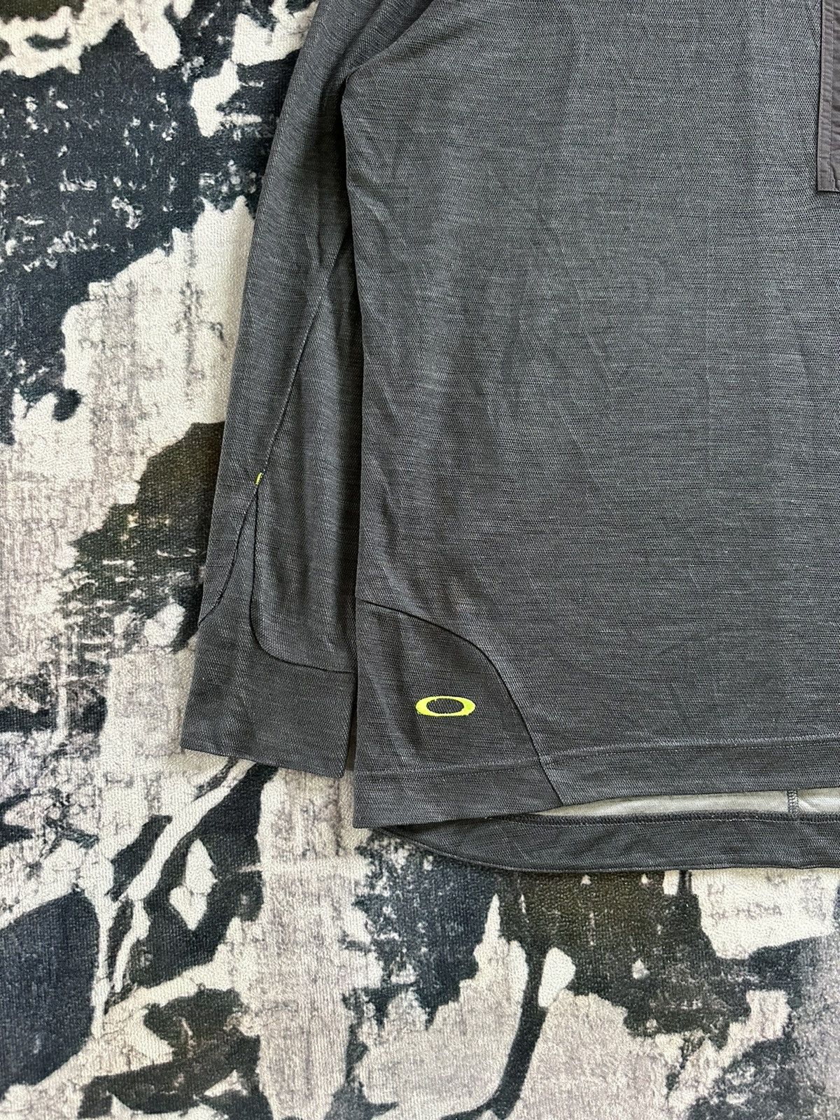 Oakley FW2015 Oakley ventilated techwear long sleeve Size US XL / EU 56 / 4 - 7 Thumbnail