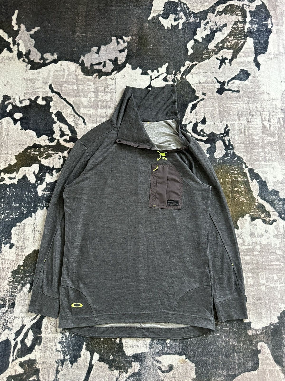 Oakley FW2015 Oakley ventilated techwear long sleeve Size US XL / EU 56 / 4 - 4 Thumbnail