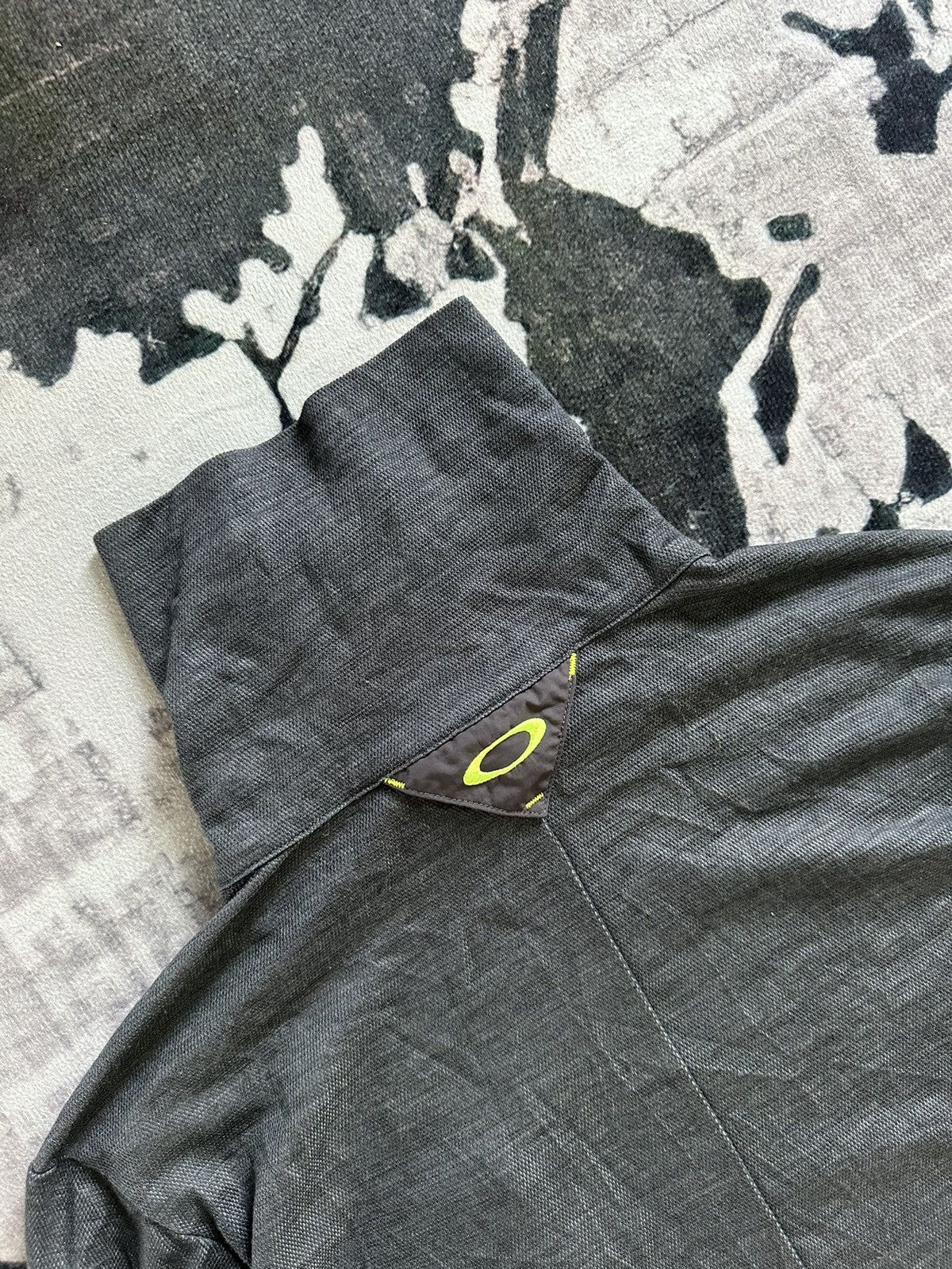 Oakley FW2015 Oakley ventilated techwear long sleeve Size US XL / EU 56 / 4 - 10 Thumbnail