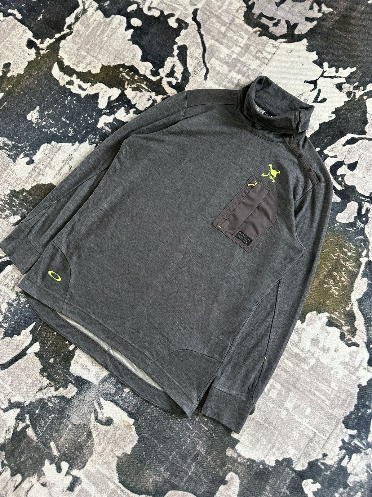 Oakley FW2015 Oakley ventilated techwear long sleeve Size US XL / EU 56 / 4 - 2 Thumbnail