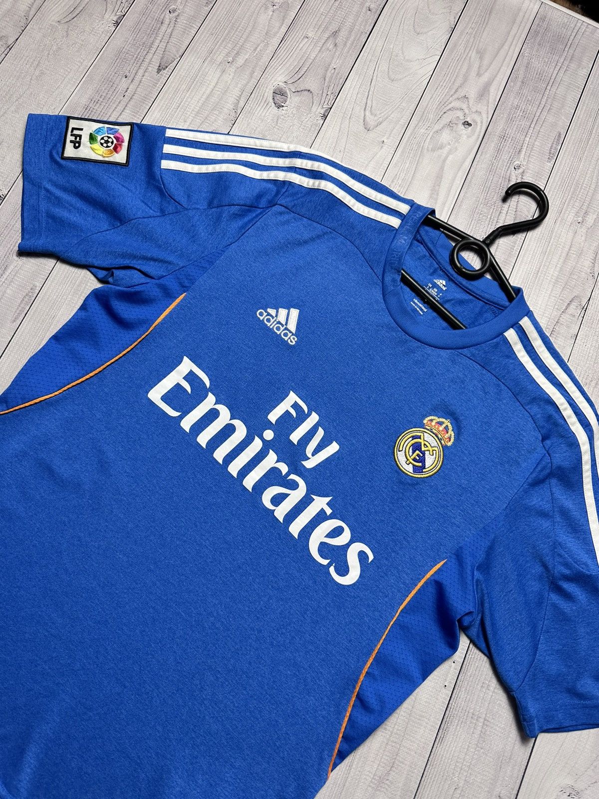 Adidas Adidas Real Madrid soccer jersey blue rare size S Size US S / EU 44-46 / 1 - 2 Thumbnail