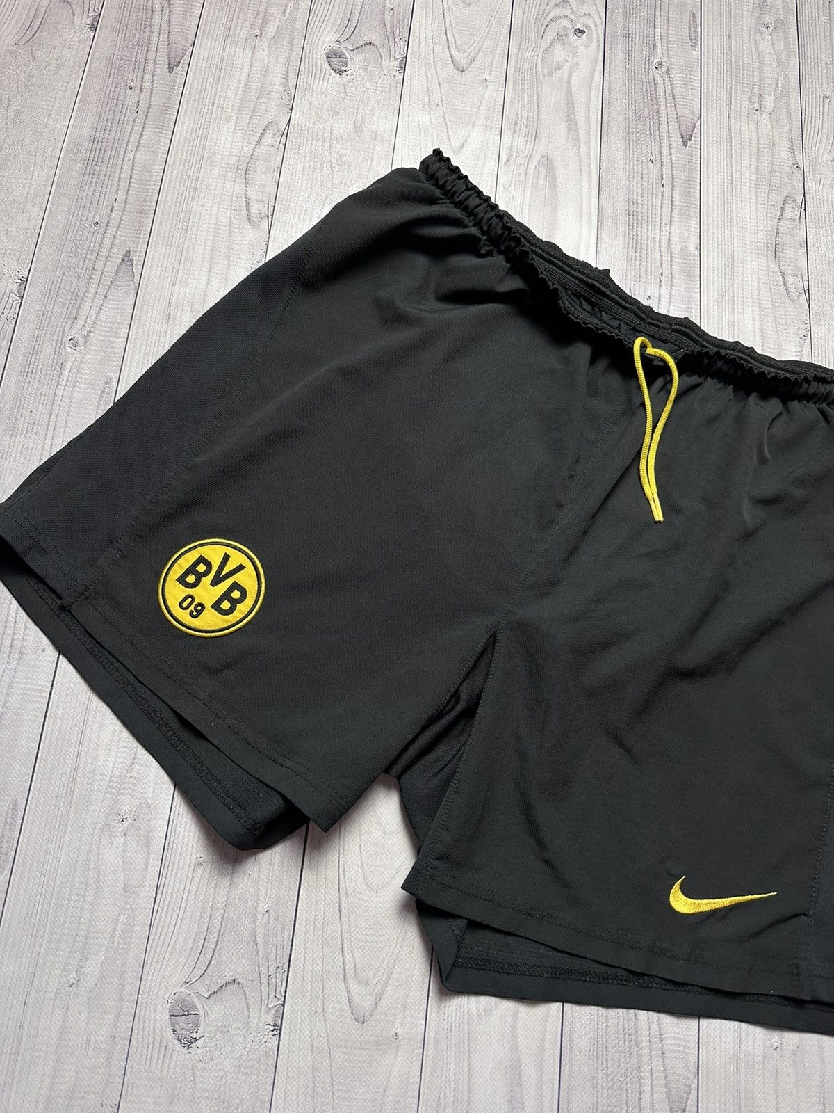 Nike × Vintage Vintage Nike Borussia Dortmund size XL total 90 Size US XL / EU 56 / 4 - 2 Thumbnail