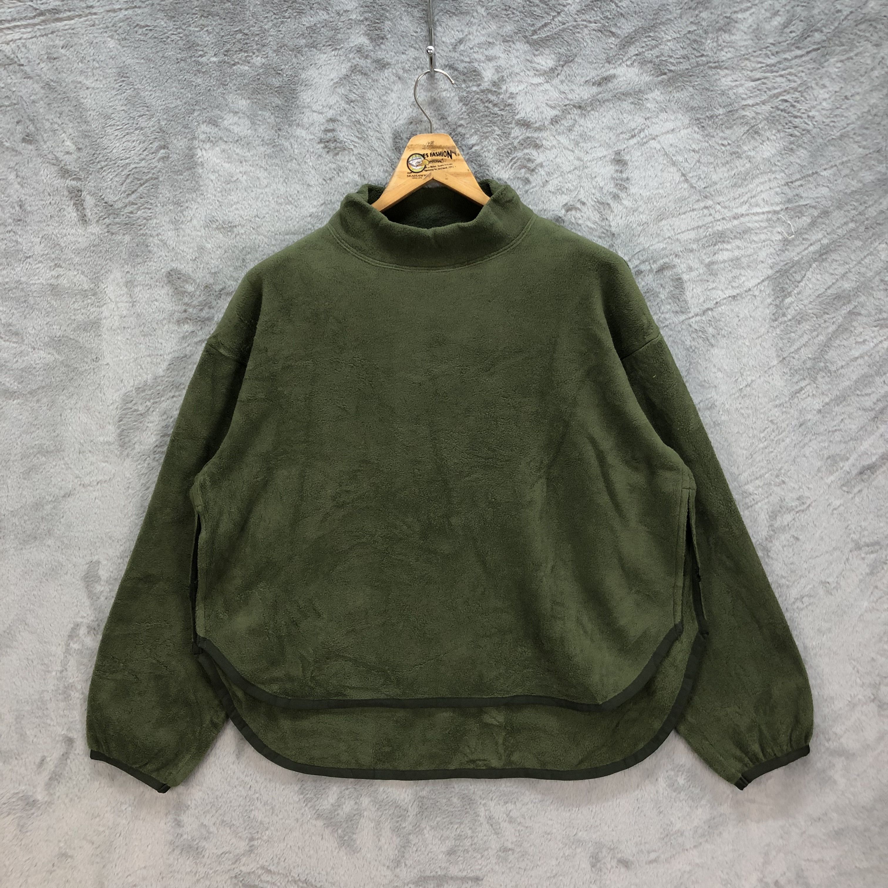 Uniqlo × White Mountaineering Uniqlo X White Mountaineering Green Fleece #6006-217 Size M / US 6-8 / IT 42-44 - 1 Thumbnail