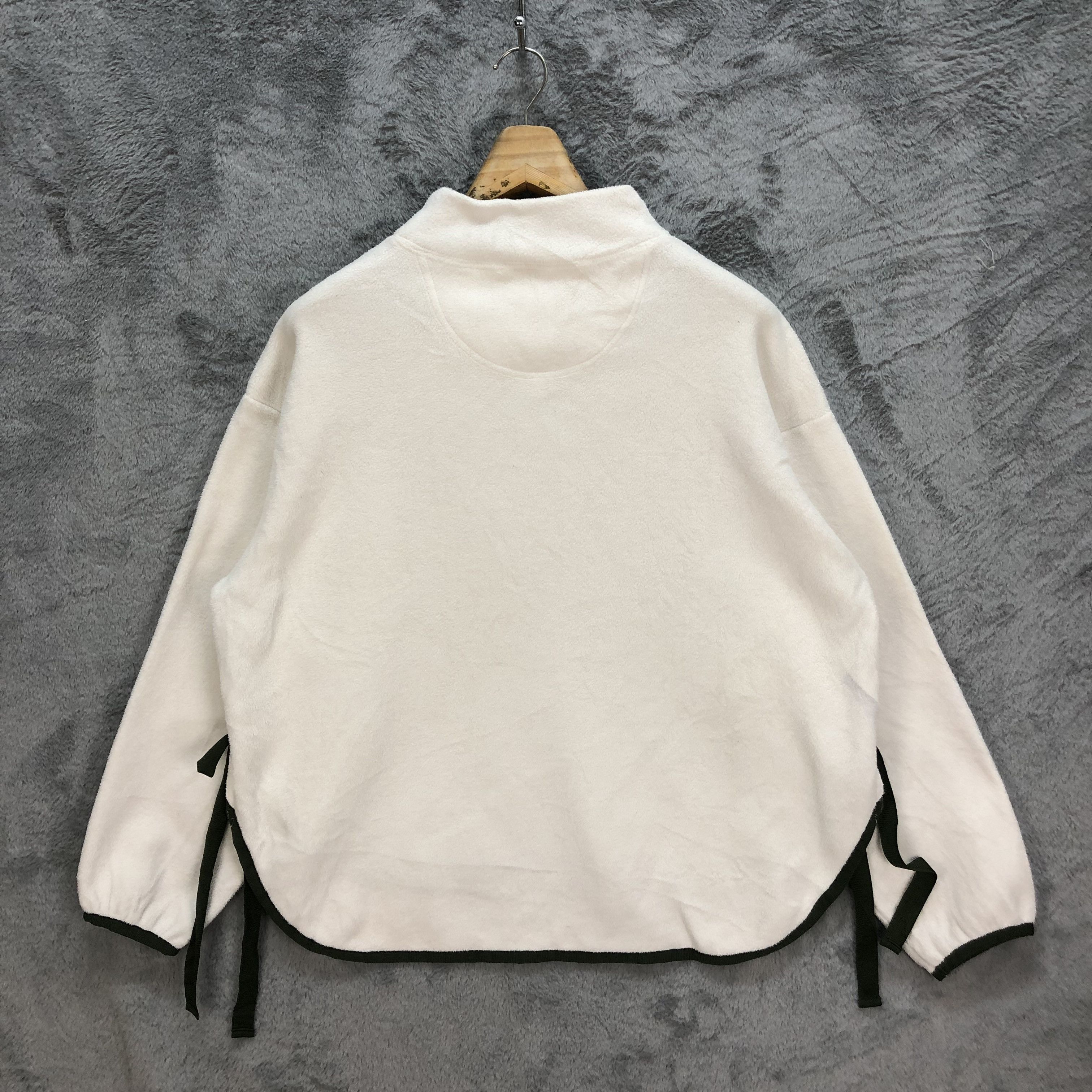 Uniqlo × White Mountaineering Uniqlo X White Mountaineering White Fleece #6007-217 Size M / US 6-8 / IT 42-44 - 13 Thumbnail