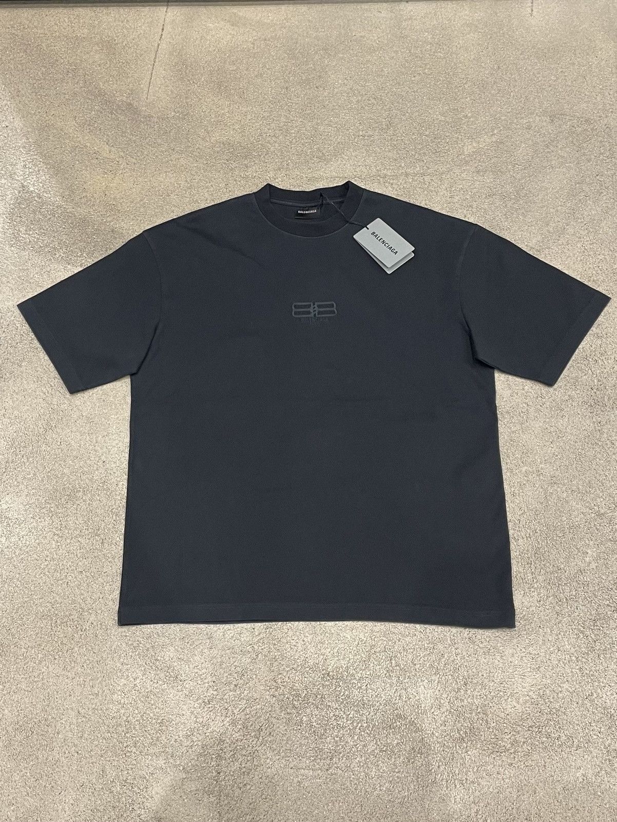 【BALENCIAGA】BB Paris Icon T-Shirt/追跡+関税+全国送料込み Balenciaga BB Paris Icon Medium Fit T-shirt Black/White Logo