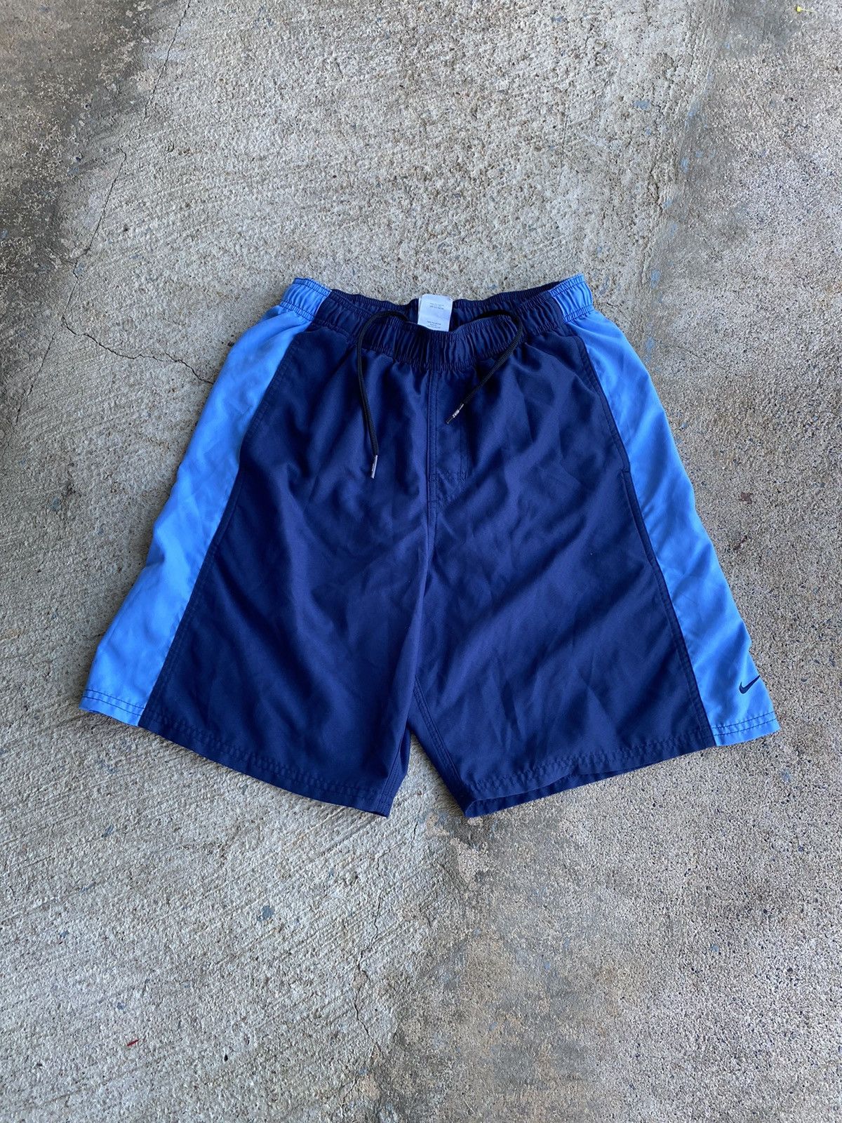 Nike × Vintage Vintage Y2K Nike Blue Lined Shorts Size US 26 / EU 42 - 1 Thumbnail