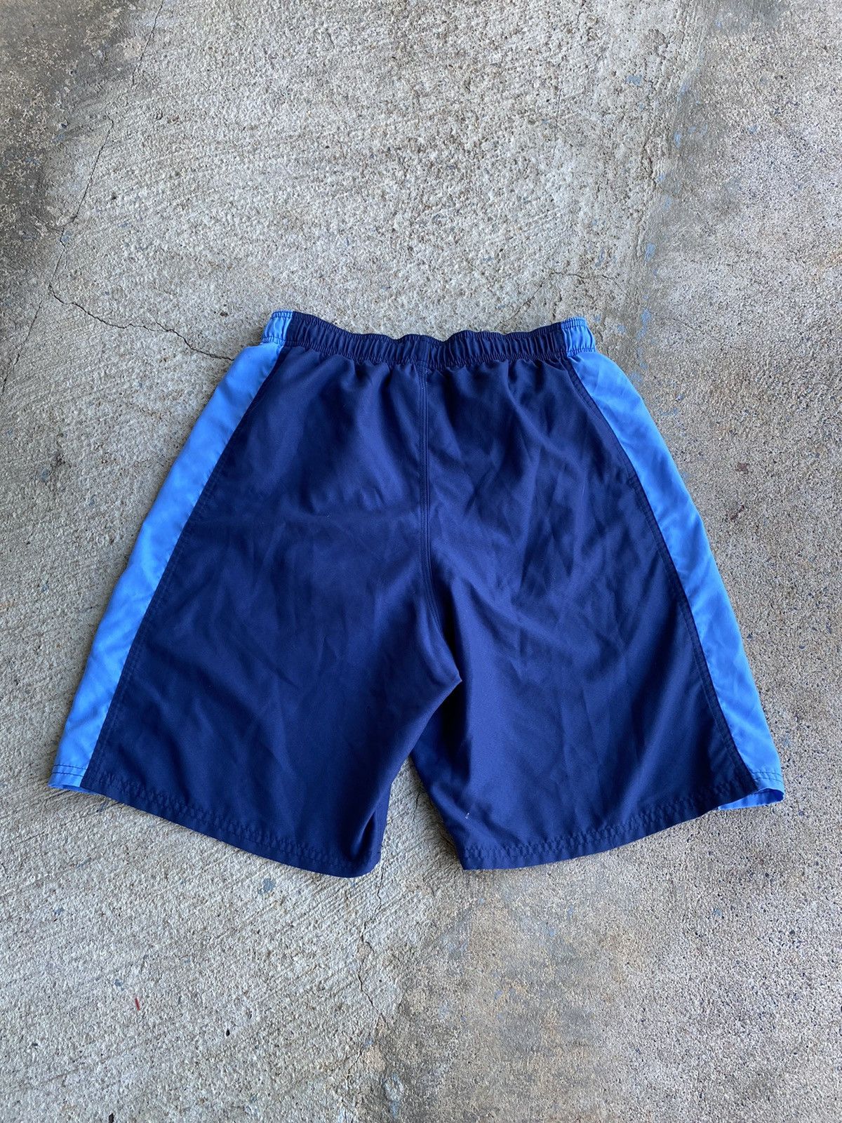 Nike × Vintage Vintage Y2K Nike Blue Lined Shorts Size US 26 / EU 42 - 7 Thumbnail