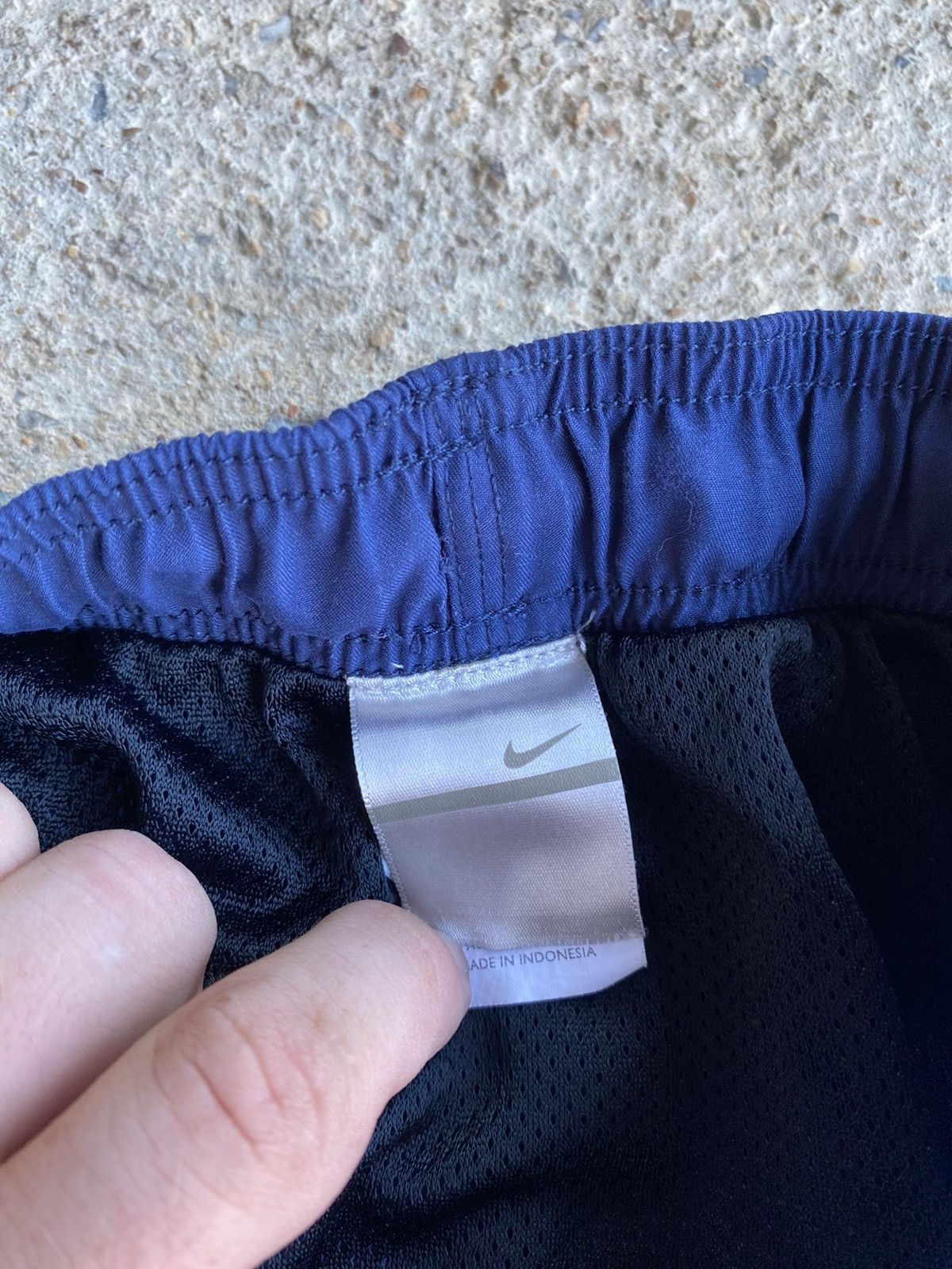 Nike × Vintage Vintage Y2K Nike Blue Lined Shorts Size US 26 / EU 42 - 4 Thumbnail