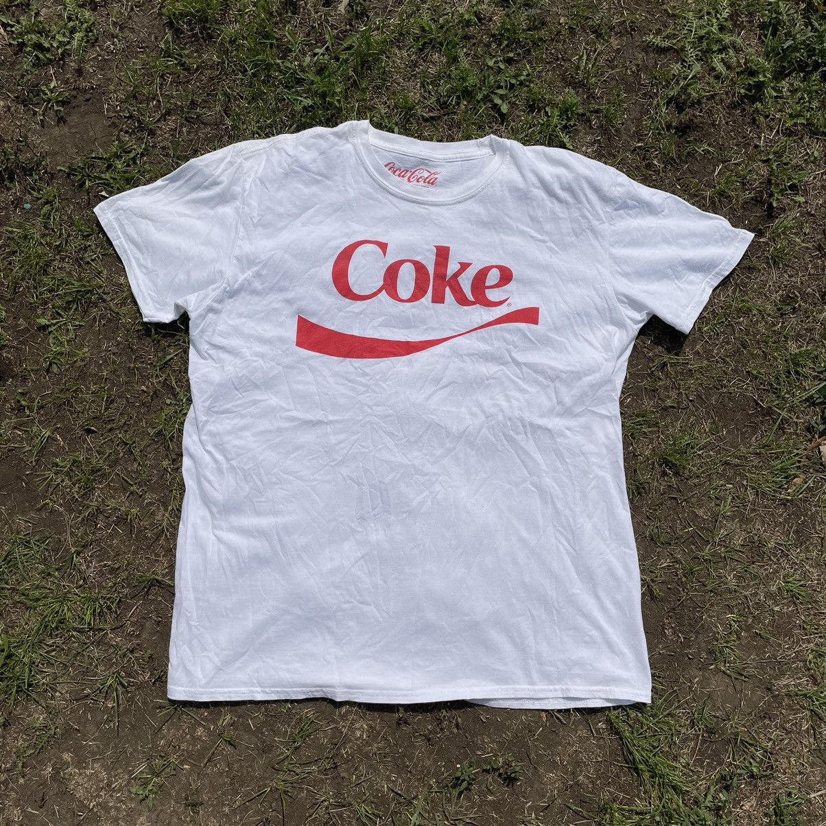Vintage Vintage 90s Coca Cola Graphic Tee Sun Faded Streetwear L Size US L / EU 52-54 / 3 - 1 Thumbnail