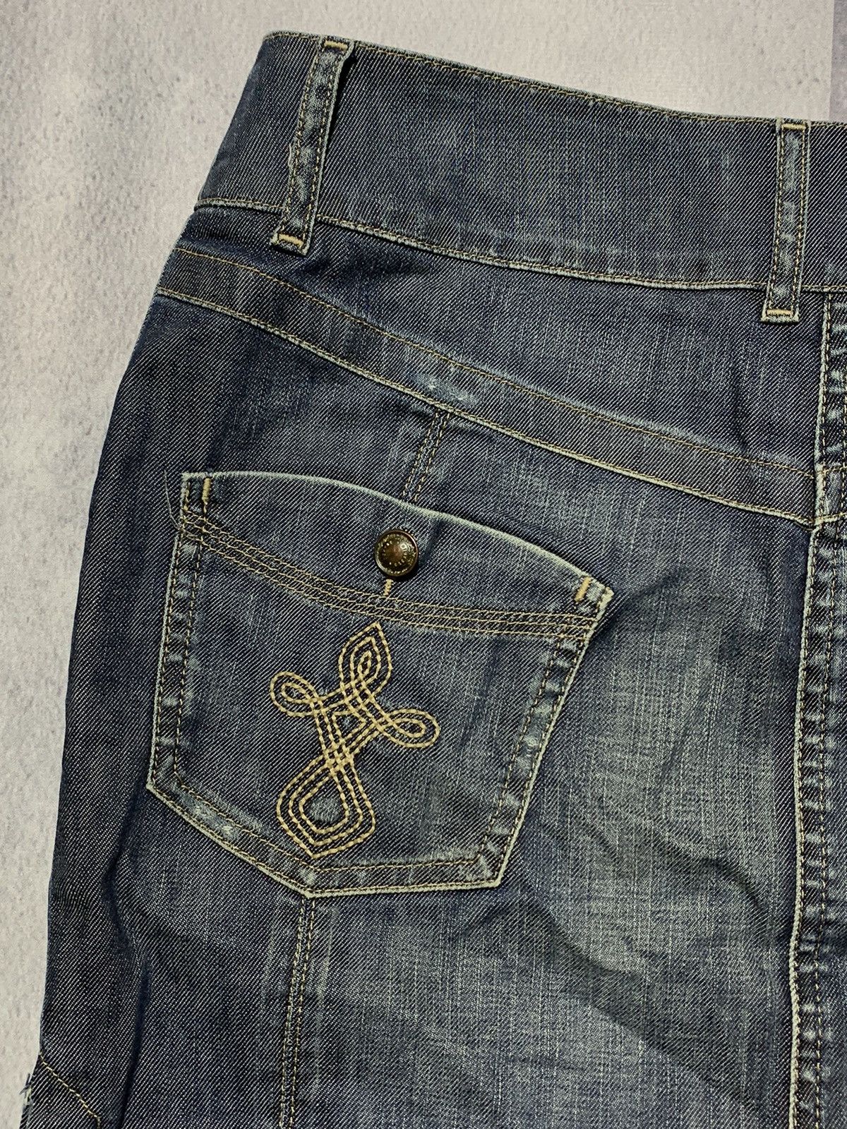 Japanese Brand × Vintage Vintage Y2K denim mini skirt streetwear style size 32 Size 32" / US 10 / IT 46 - 6 Thumbnail