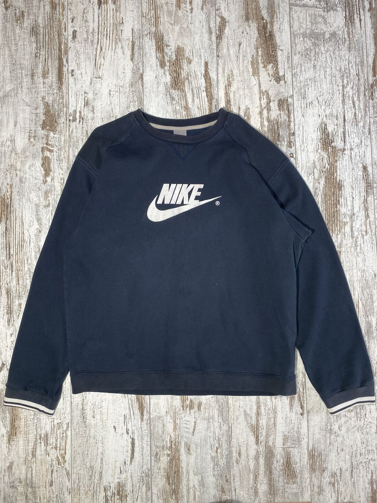 Nike Mens Vintage Nike swoosh sweatshirt y2k rare acg streetwear Size US L / EU 52-54 / 3 - 2 Thumbnail