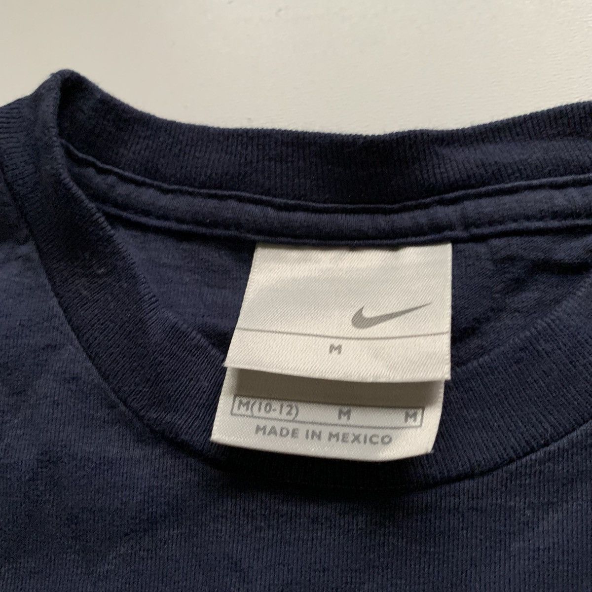 Nike Vintage 90s Nike Embroidered Swoosh T Shirt Fits XS Rare Size US XS / EU 42 / 0 - 3 Thumbnail