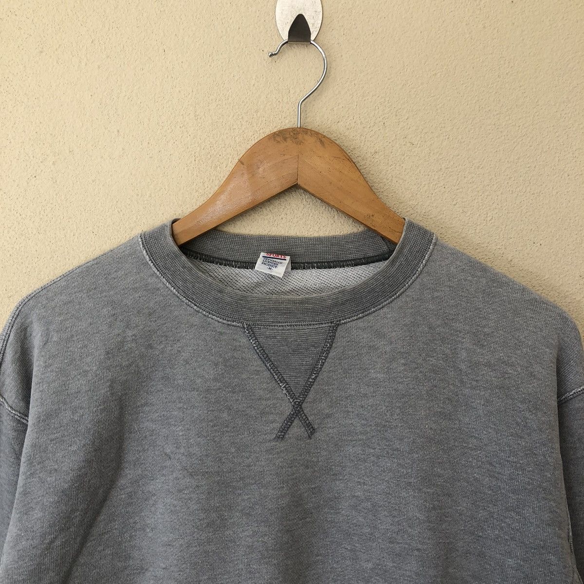 Japanese Brand VINTAGE DESCENTE NCAA CHAMPIONSHIP DIVISION-1 SWEATSHIRT Size US M / EU 48-50 / 2 - 3 Thumbnail