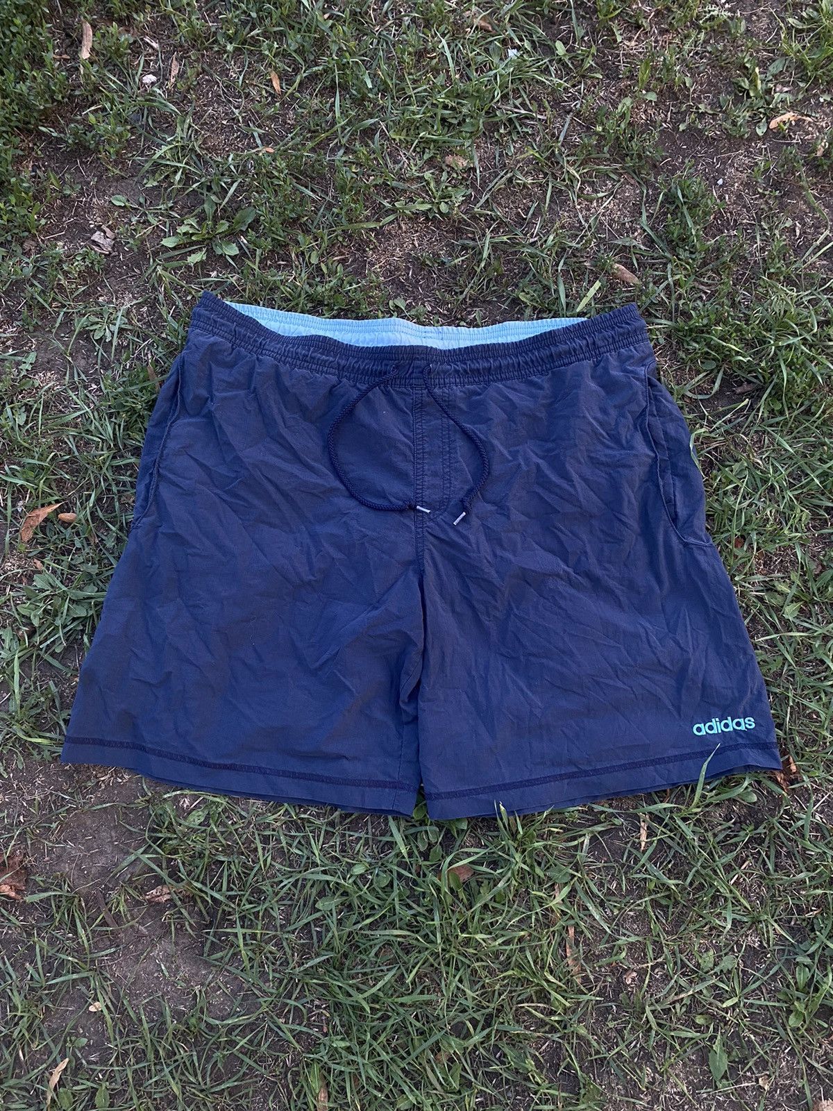 Adidas Vintage Adidas shorts streetwear y2k casual style size L Size US 34 / EU 50 - 1 Thumbnail