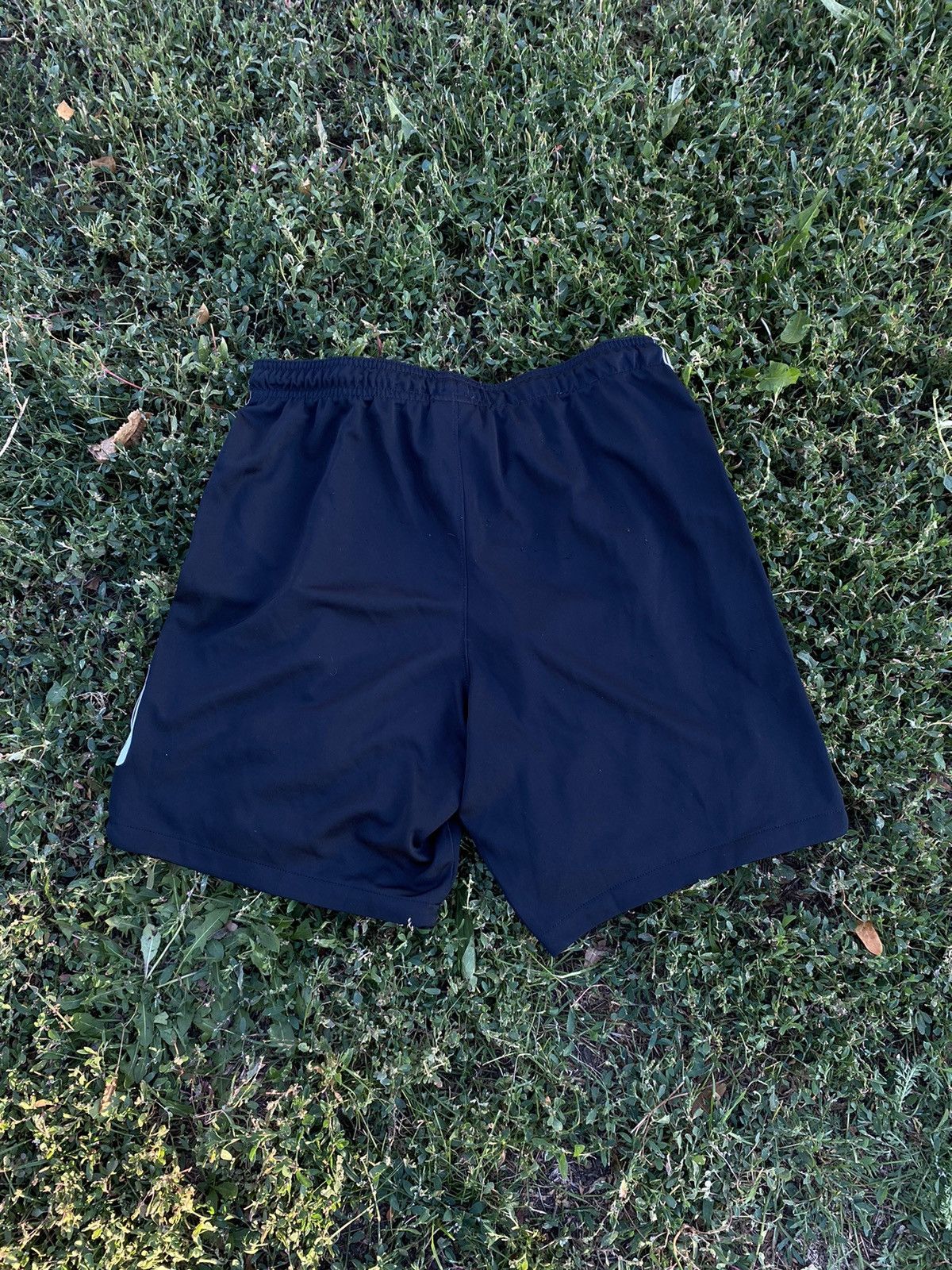 Nike Vintage Nike shorts streetwear swoosh casual y2k size M Size US 32 / EU 48 - 5 Thumbnail