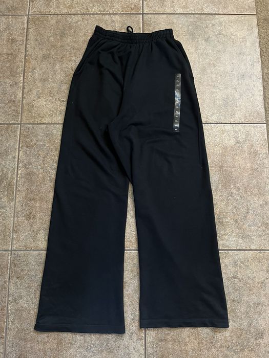 Shop Balenciaga Sporty B Baggy Sweatpants