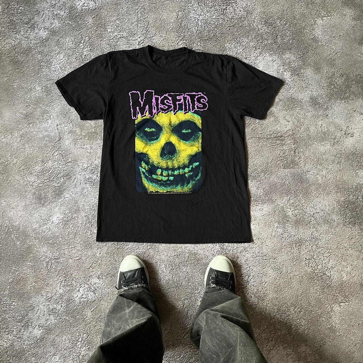 Vintage Vintage Y2K Misfits Graphic Tee Horror Punk Aesthetic Large Size US L / EU 52-54 / 3 - 1 Thumbnail