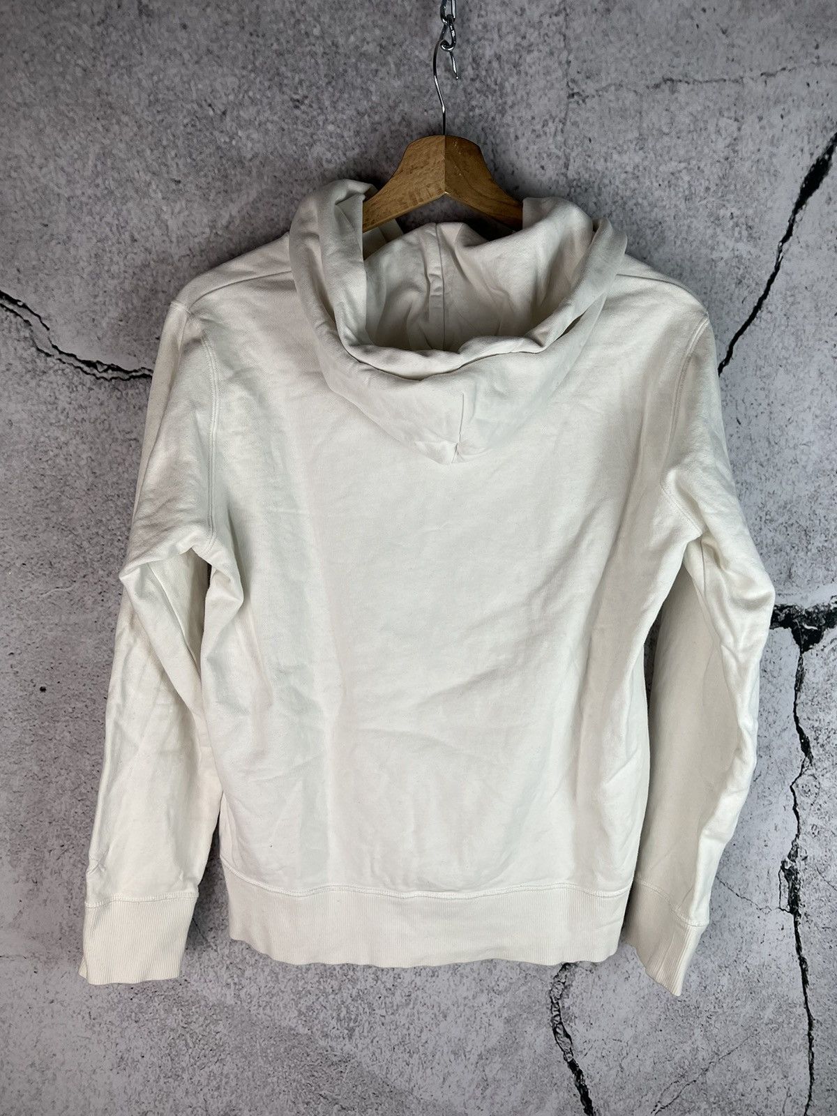 Kaws × Peanuts × Uniqlo Uniqlo x Kaws x Peanuts collaboration joe kaws snoopy hoodie Size US S / EU 44-46 / 1 - 3 Thumbnail