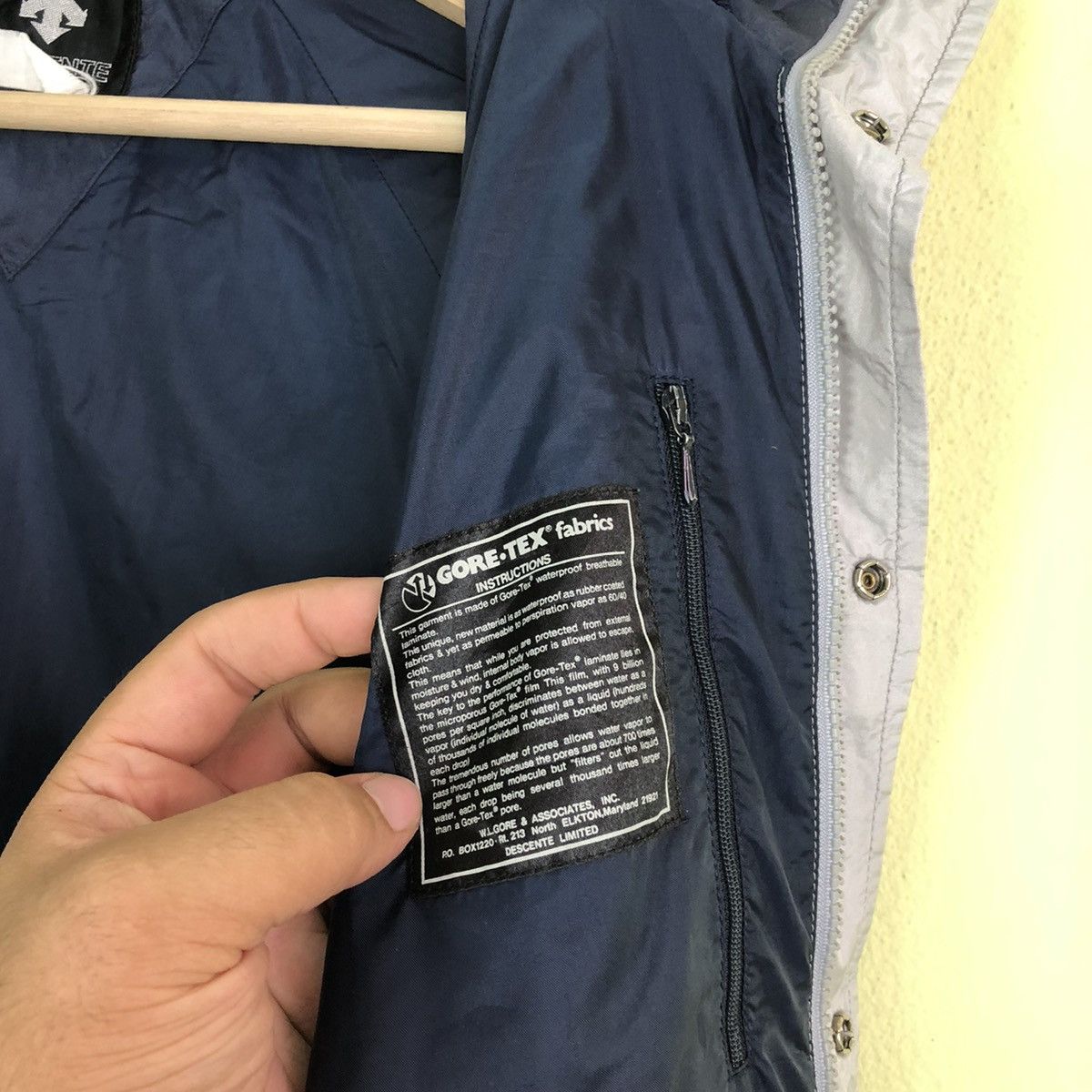Descente Descente Gore-Tex Training Jacket Size US M / EU 48-50 / 2 - 12 Thumbnail