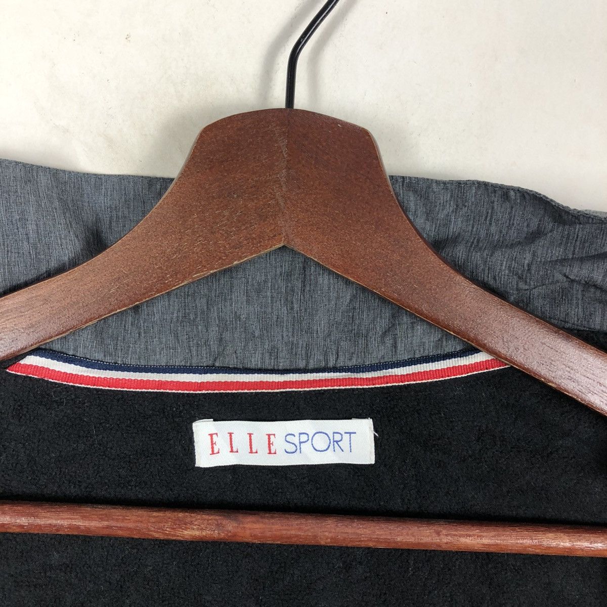 Japanese Brand SURVIVAL HOODIE JACKET ELLE SPORT NICE DESIGN Size US L / EU 52-54 / 3 - 9 Thumbnail