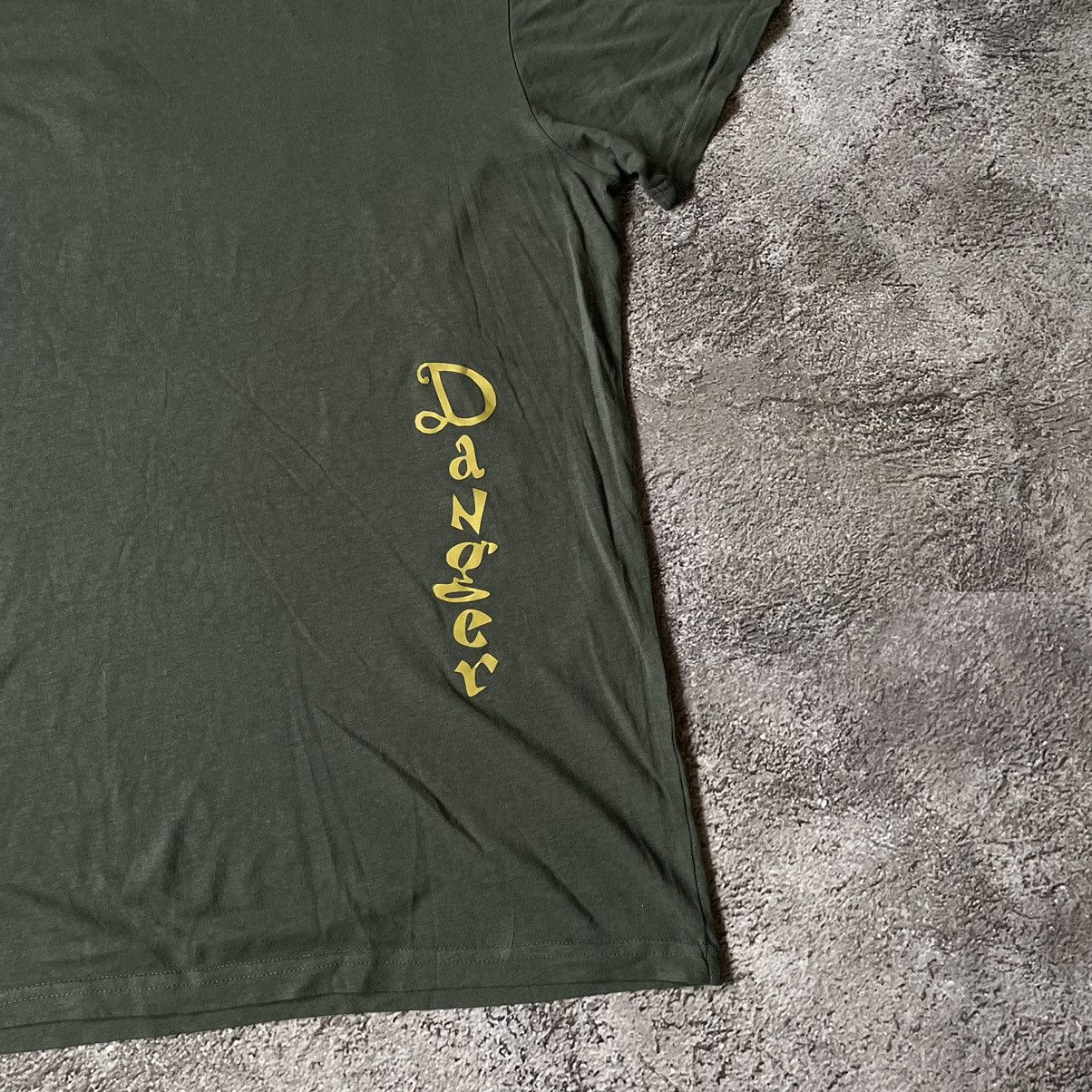 Vintage Vintage Y2K Sun Faded Graphic Tee Too Hot Olive Techwear M Size US M / EU 48-50 / 2 - 7 Thumbnail