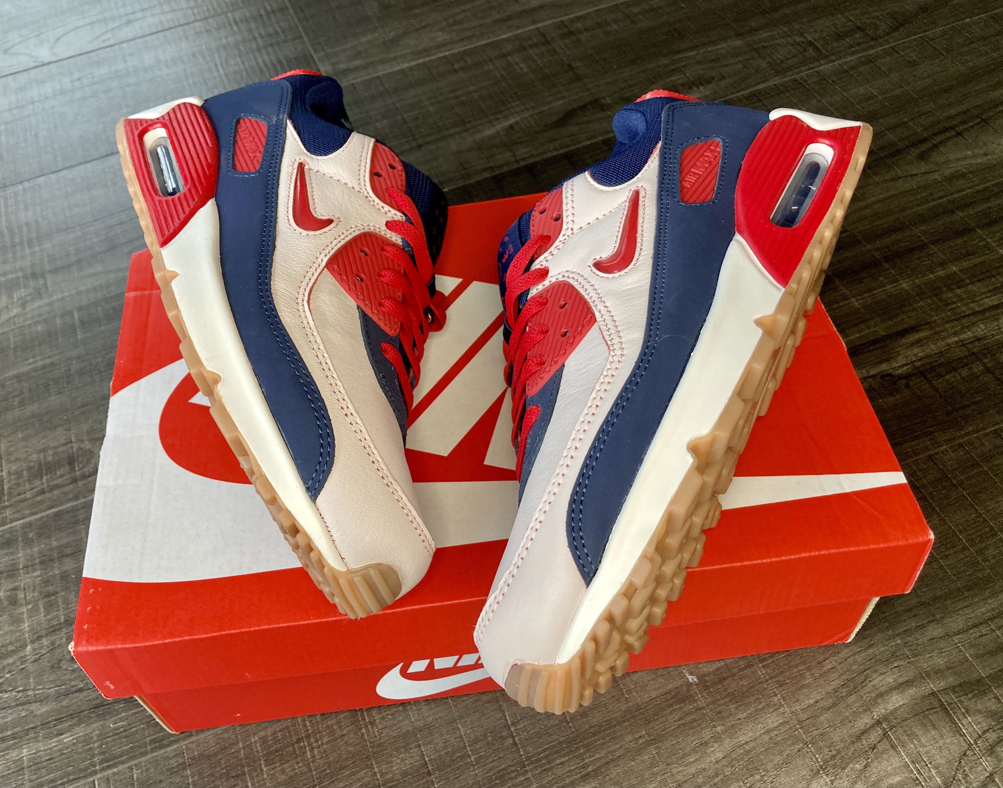Nike Nike Air Max 90 Home & Away Red Size US 10.5 / EU 43-44 - 2 Thumbnail