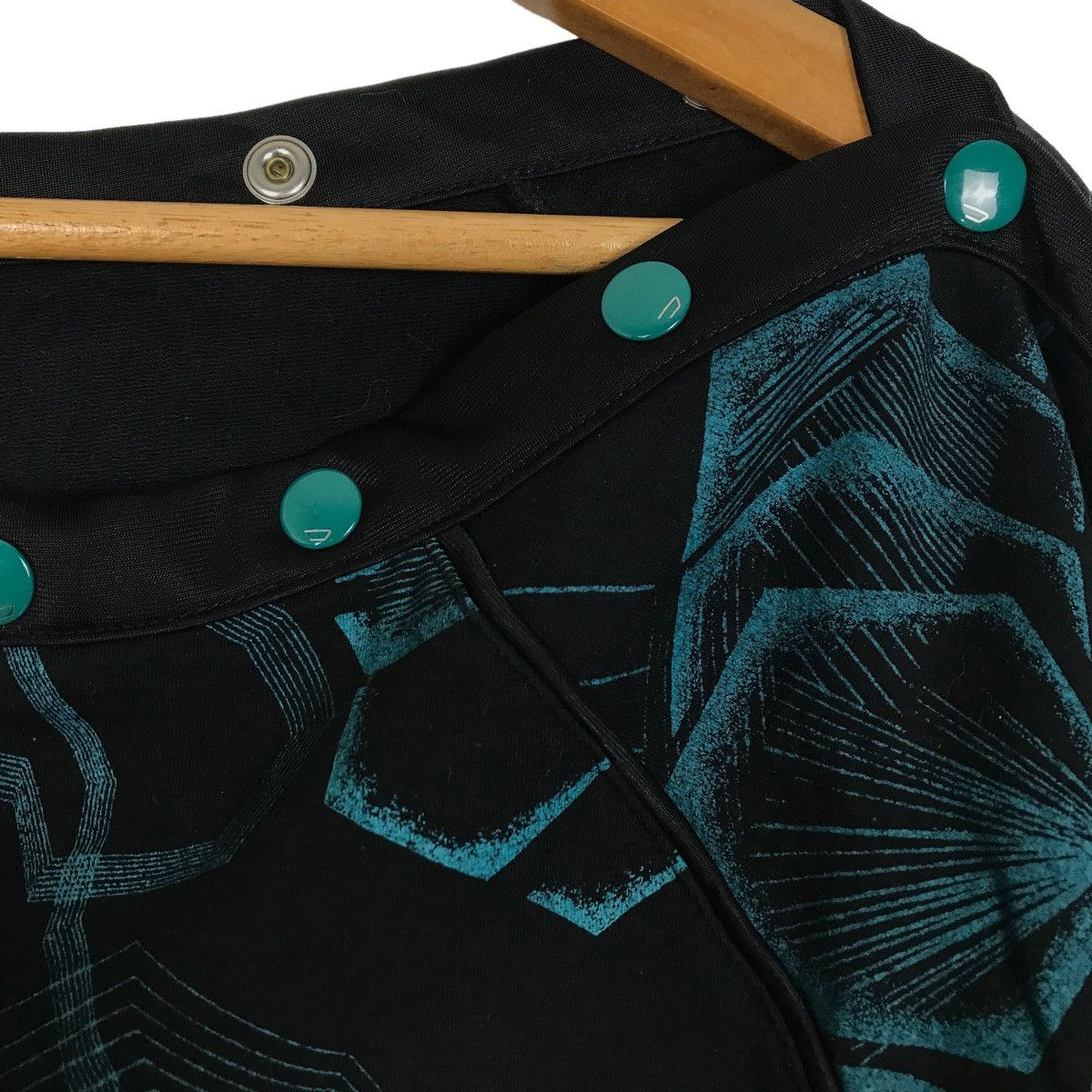 Diesel × Vintage Vintage Diesel Women’s Off Shoulder Zip Up Sweatshirt Size M / US 6-8 / IT 42-44 - 3 Thumbnail