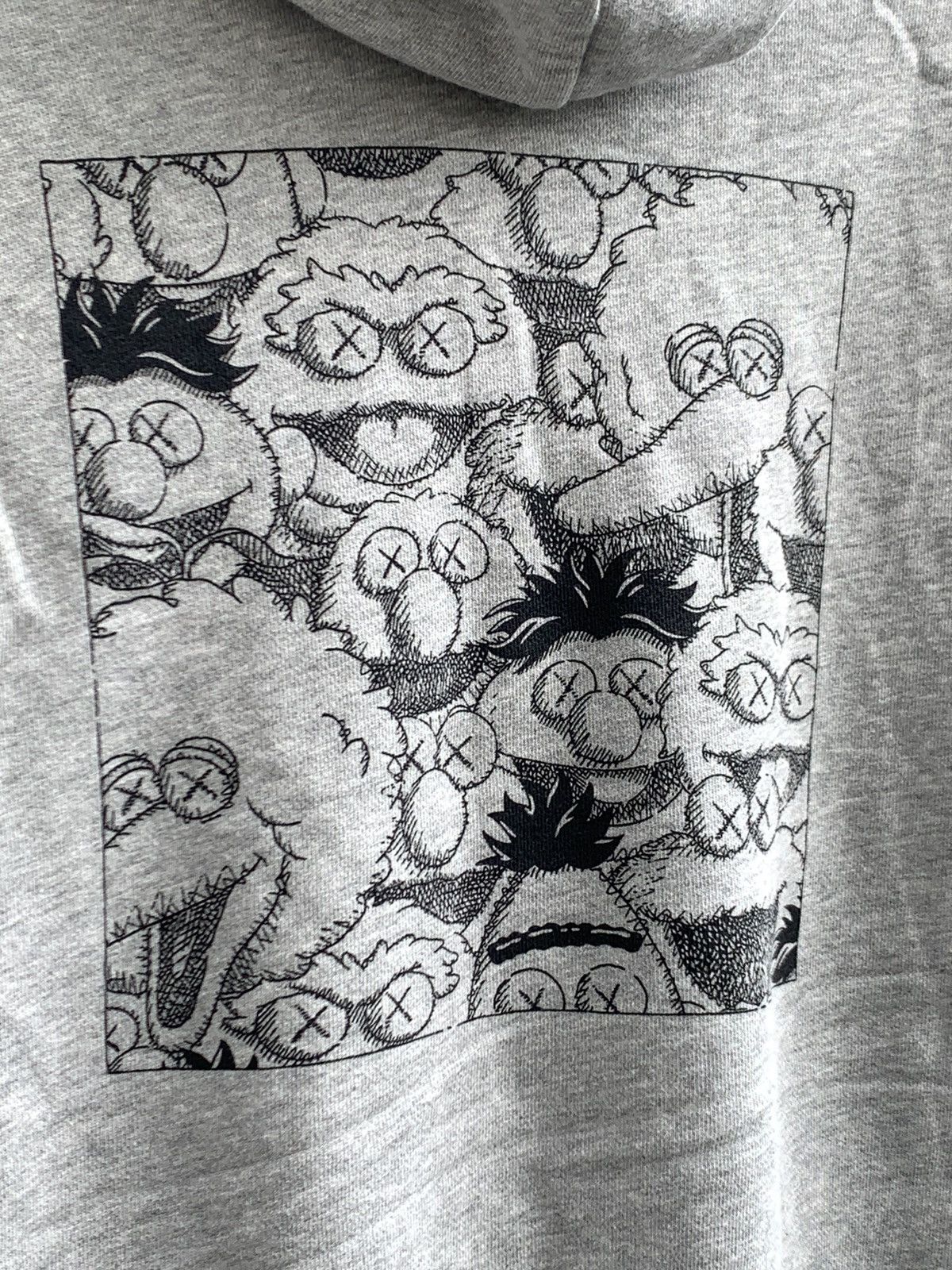 Kaws × Uniqlo Kaws x Sesame Street Pullover Hoodies Size US S / EU 44-46 / 1 - 3 Thumbnail