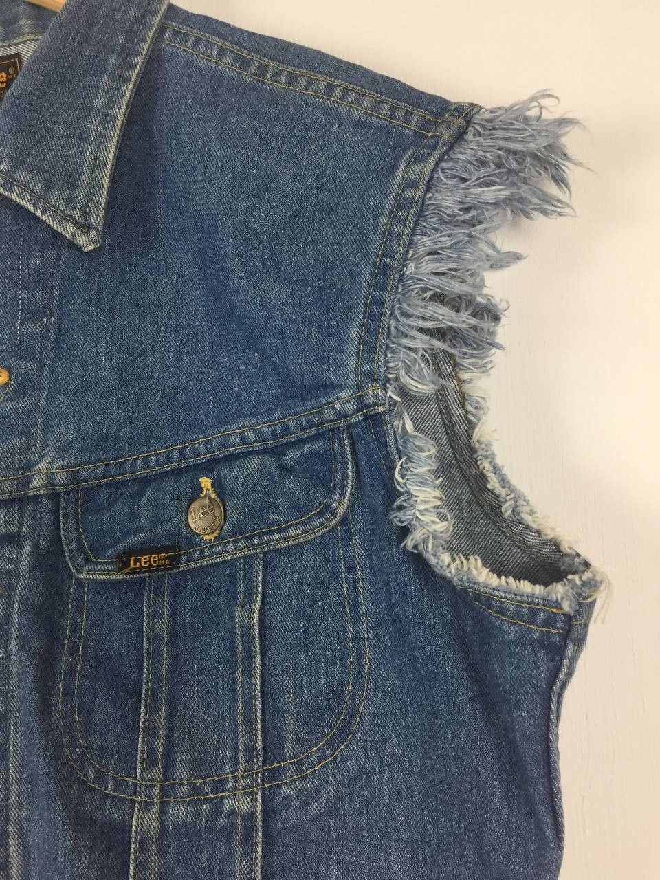 Lee Vintage Lee Denim Frayed Sleeveless Jacket Boho Bohemian Size US M / EU 48-50 / 2 - 3 Thumbnail