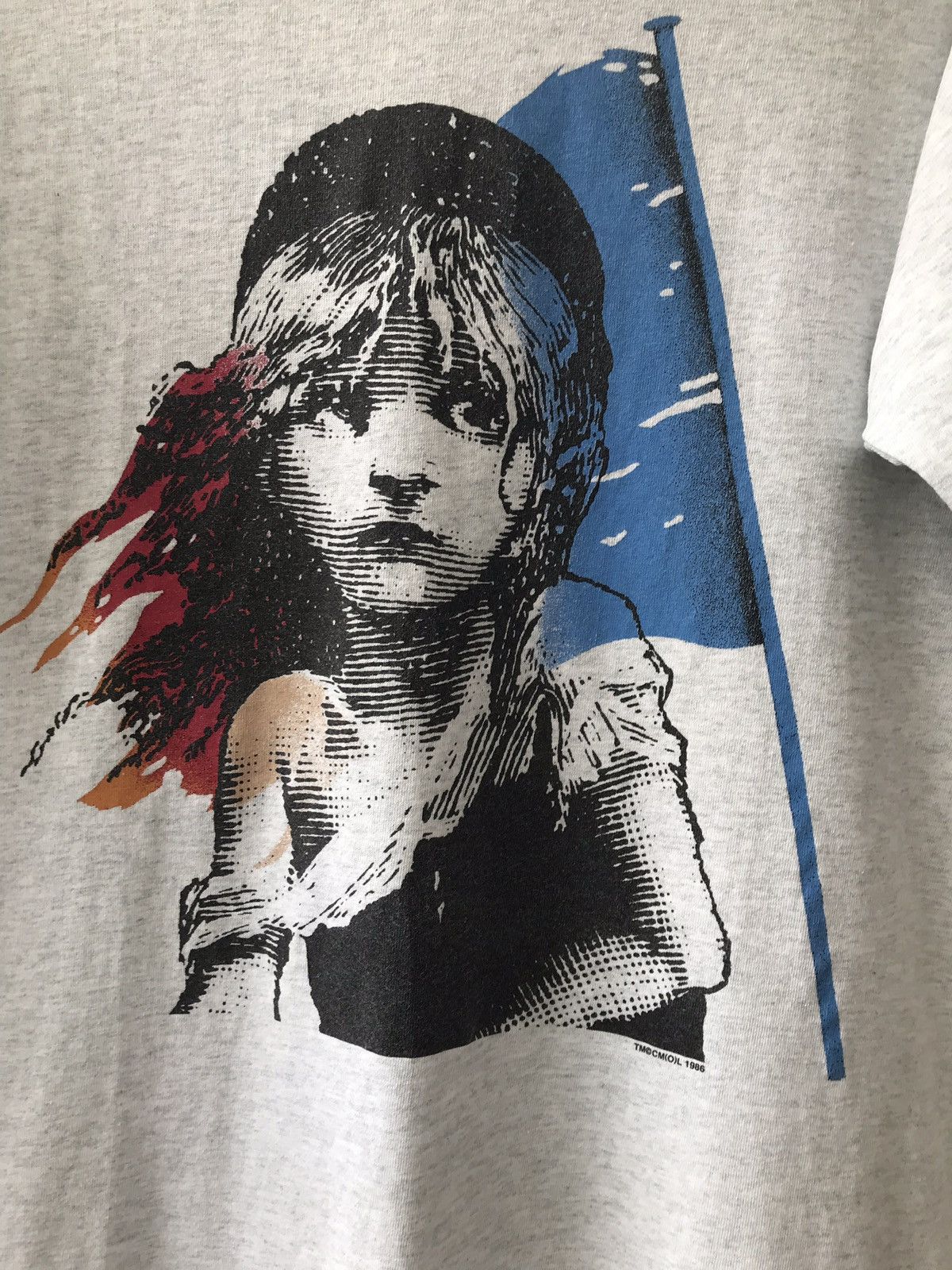 Vintage Vintage 90s Movie Les Miserables Tee Good Condition Size US M / EU 48-50 / 2 - 2 Thumbnail