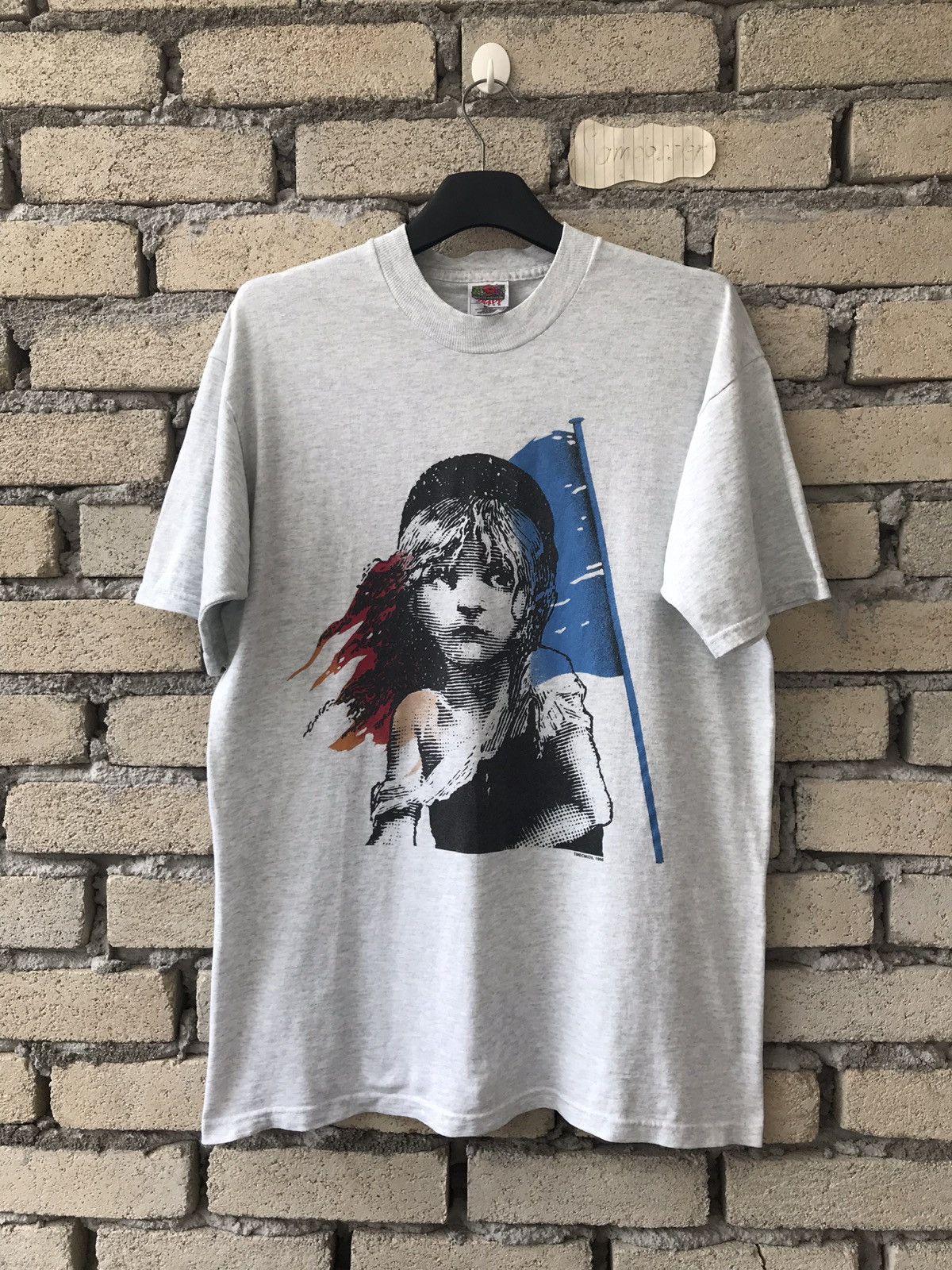 Vintage Vintage 90s Movie Les Miserables Tee Good Condition Size US M / EU 48-50 / 2 - 1 Thumbnail