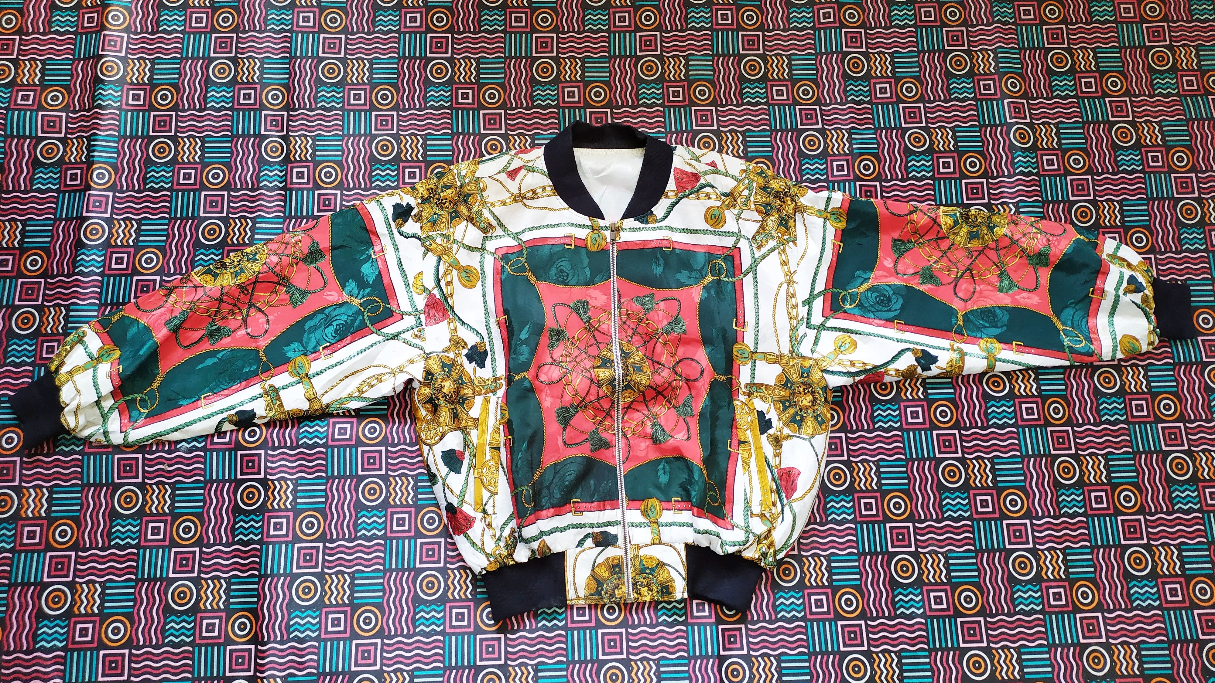 Vintage Vintage 90s baroque bomber light jacket like versace size L Size US L / EU 52-54 / 3 - 3 Thumbnail