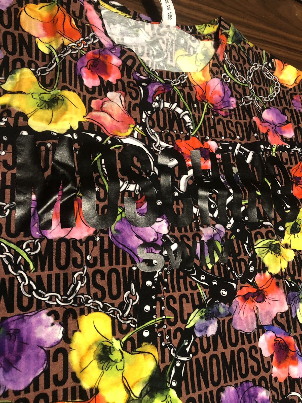Moschino MOSCHINO Swim ALLOVER PRINTED LOGO T-Shirt in Floral&Straps Size US XS / EU 42 / 0 - 5 Thumbnail