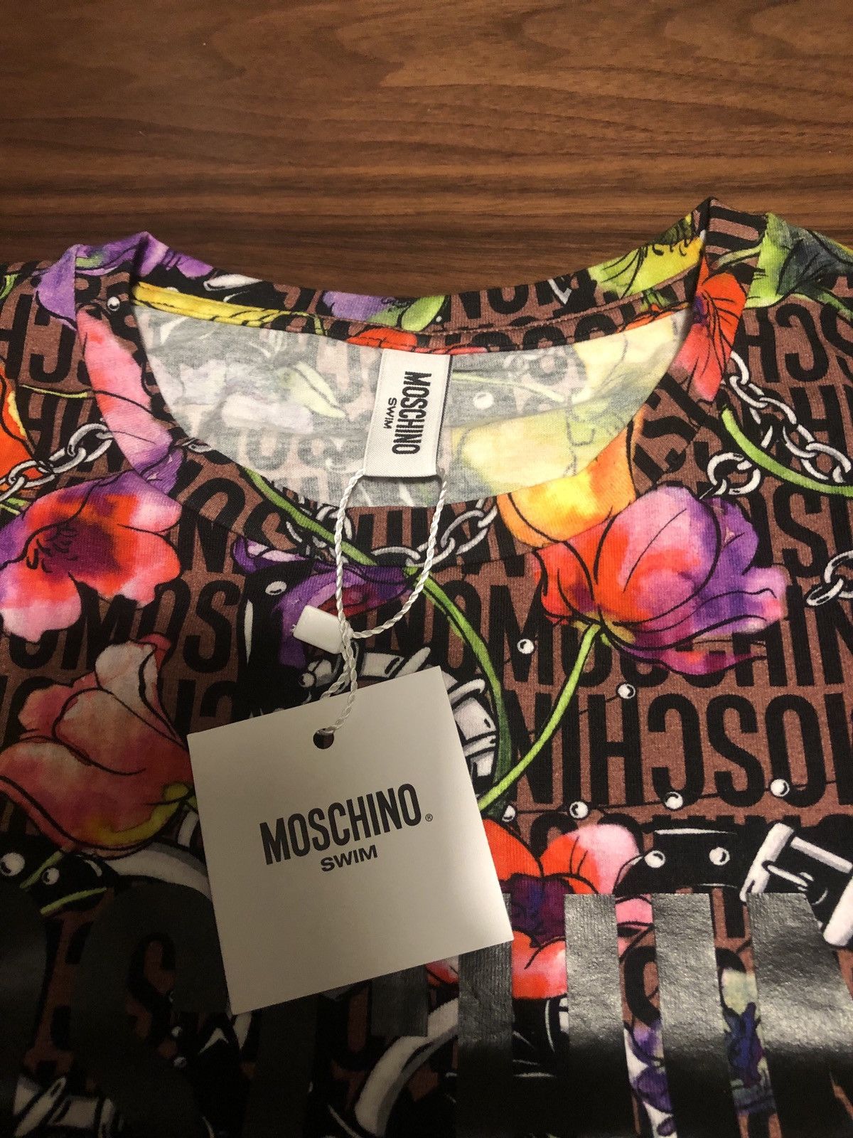 Moschino MOSCHINO Swim ALLOVER PRINTED LOGO T-Shirt in Floral&Straps Size US XS / EU 42 / 0 - 3 Thumbnail