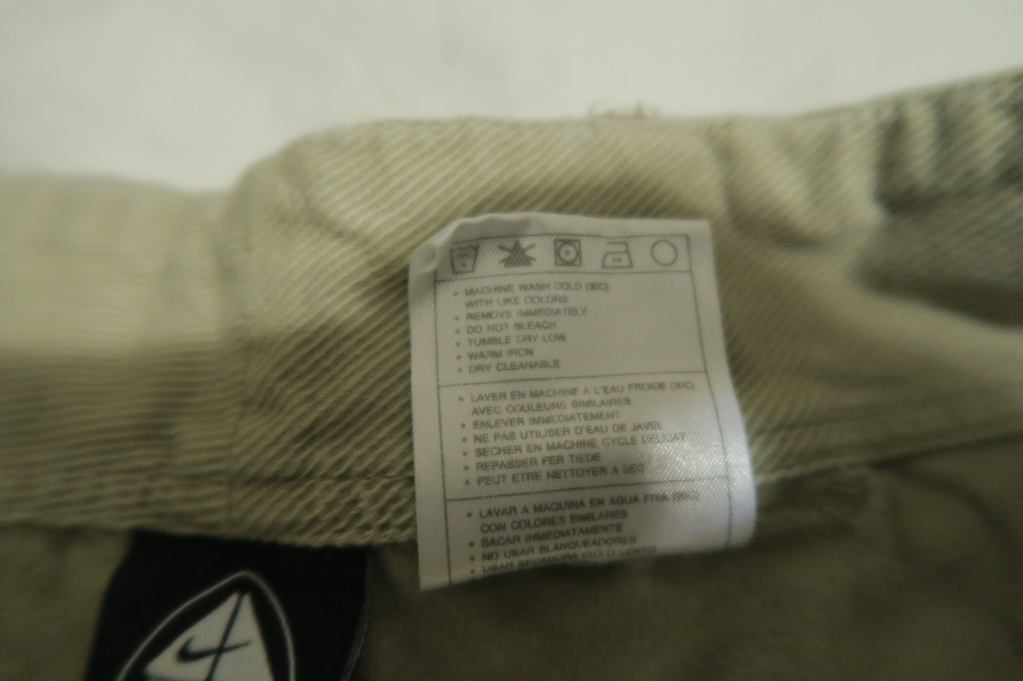 Nike ACG × Vintage Vintage Nike ACG Corduroy Cargo Shorts Beige Hiking Size US 34 / EU 50 - 5 Thumbnail