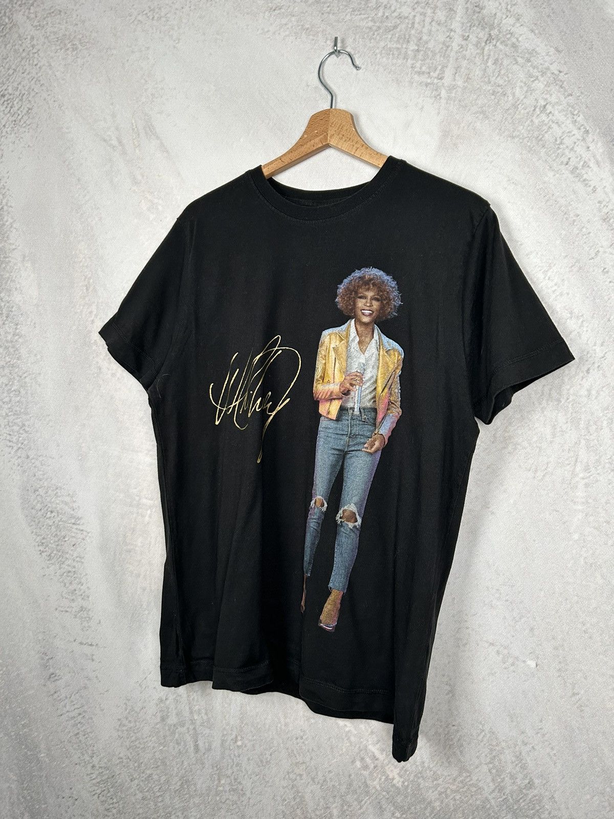 Band Tees Vintage Whitney Houston Graphic Tee Tour Art Music Size US M / EU 48-50 / 2 - 2 Thumbnail
