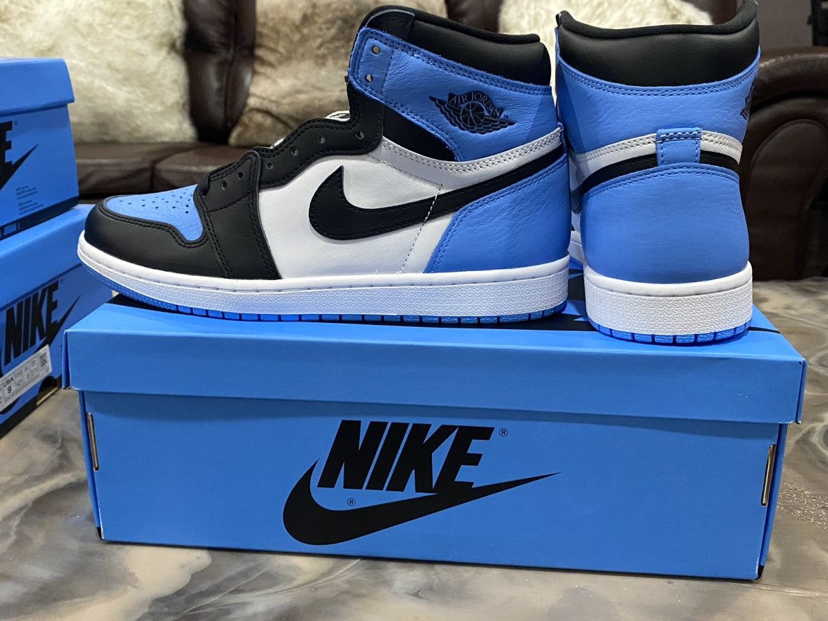 Jordan Brand × Nike AIR JORDAN 1 RETRO HIGH OG “UNC” MENS 8.5 US Size US 8.5 / EU 41-42 - 3 Thumbnail