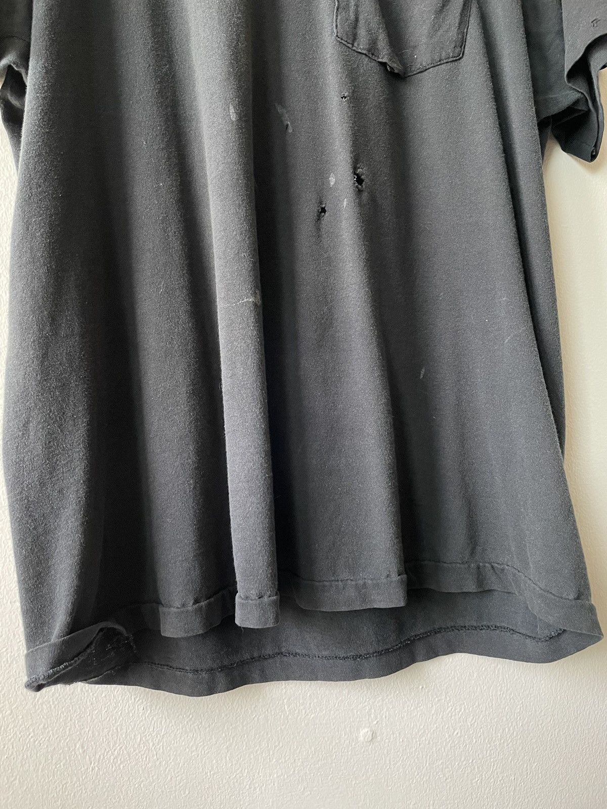 Vintage VINTAGE THRASHED FADED BLACK POCKET T-SHIRT Size US L / EU 52-54 / 3 - 4 Thumbnail