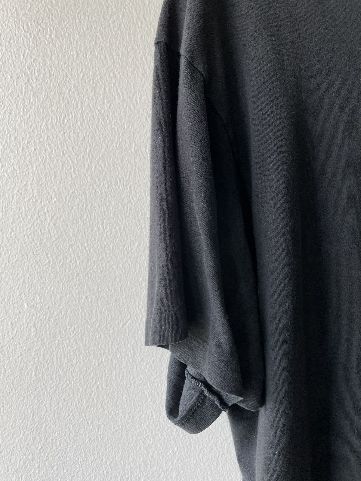Vintage VINTAGE THRASHED FADED BLACK POCKET T-SHIRT Size US L / EU 52-54 / 3 - 5 Thumbnail
