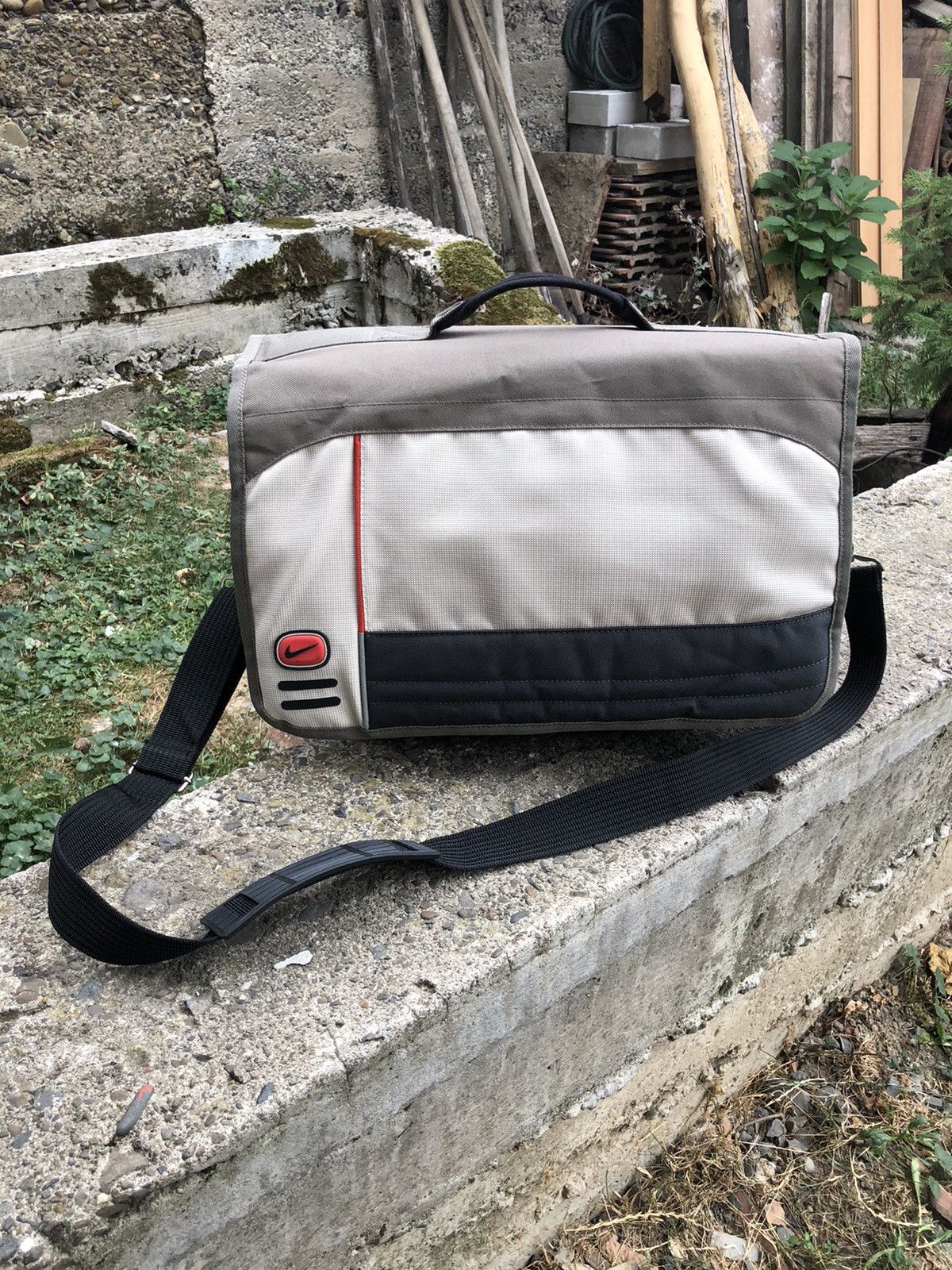 Nike Bag Messenger Shoulders Crossbody 90's in Grey, Men's