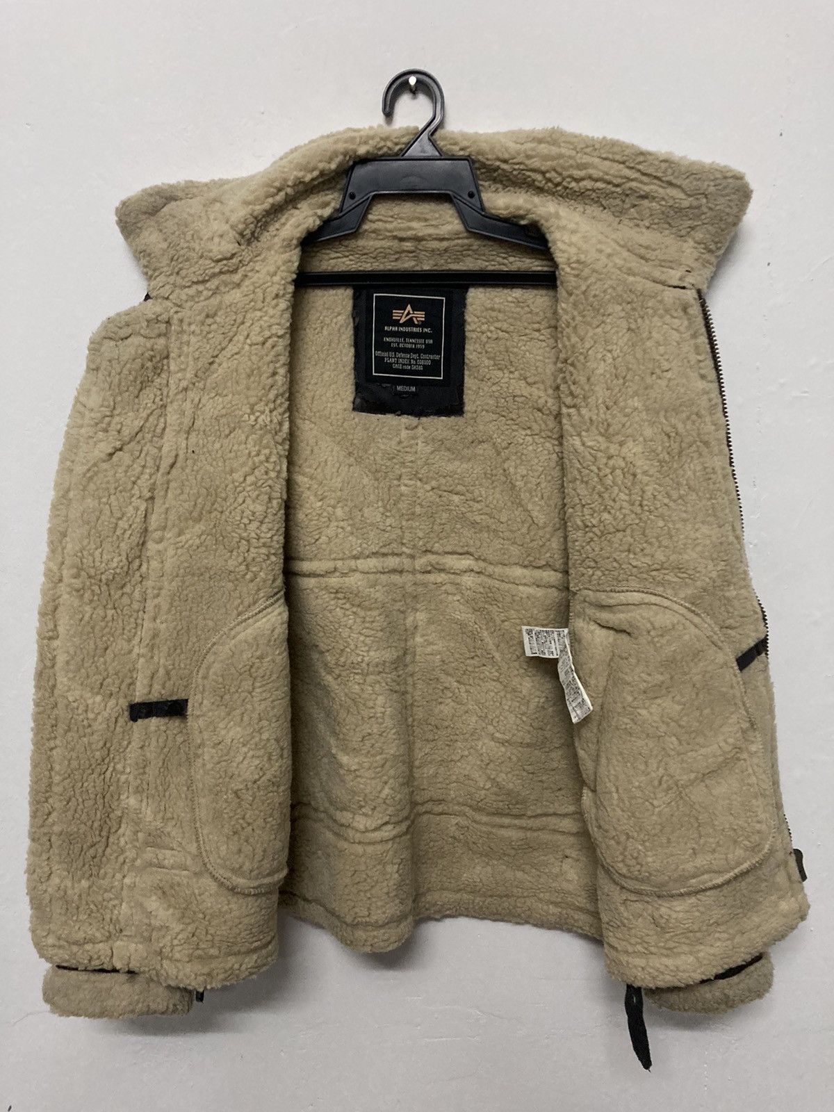 Alpha Industries Alpha Industries B-3 Sherpa Mod Bomber Jacket Size US M / EU 48-50 / 2 - 3 Thumbnail