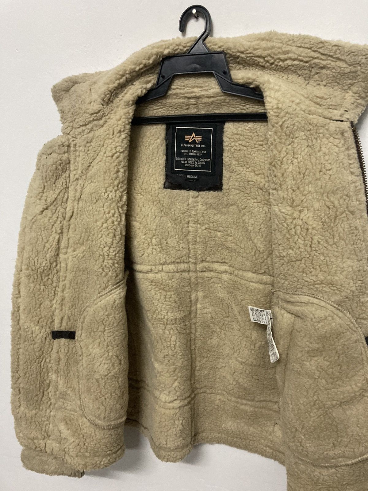 Alpha Industries Alpha Industries B-3 Sherpa Mod Bomber Jacket Size US M / EU 48-50 / 2 - 5 Thumbnail