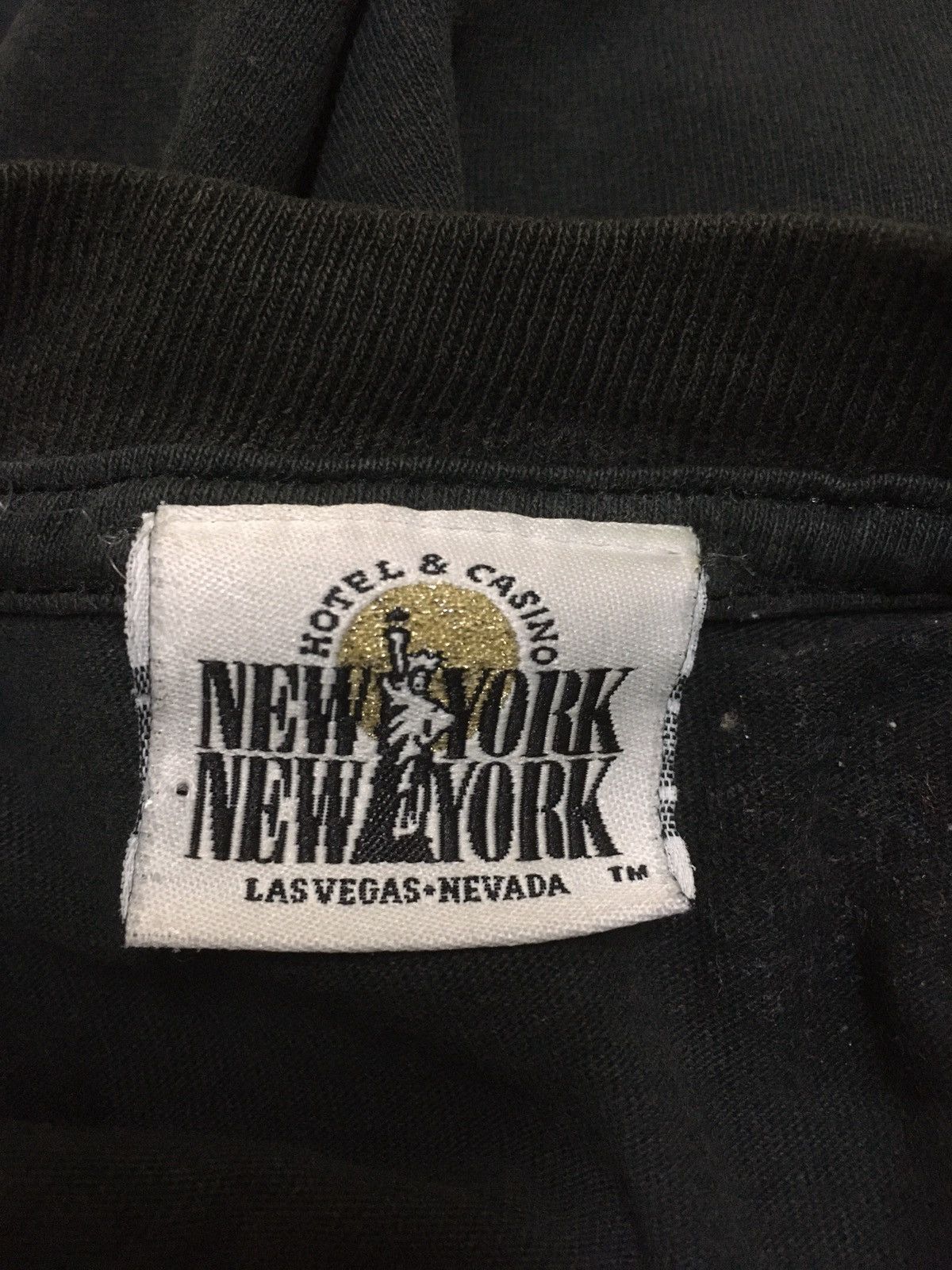 Vintage Vintage New York hotel & casino 🎰 Las Vegas. Size US M / EU 48-50 / 2 - 12 Thumbnail