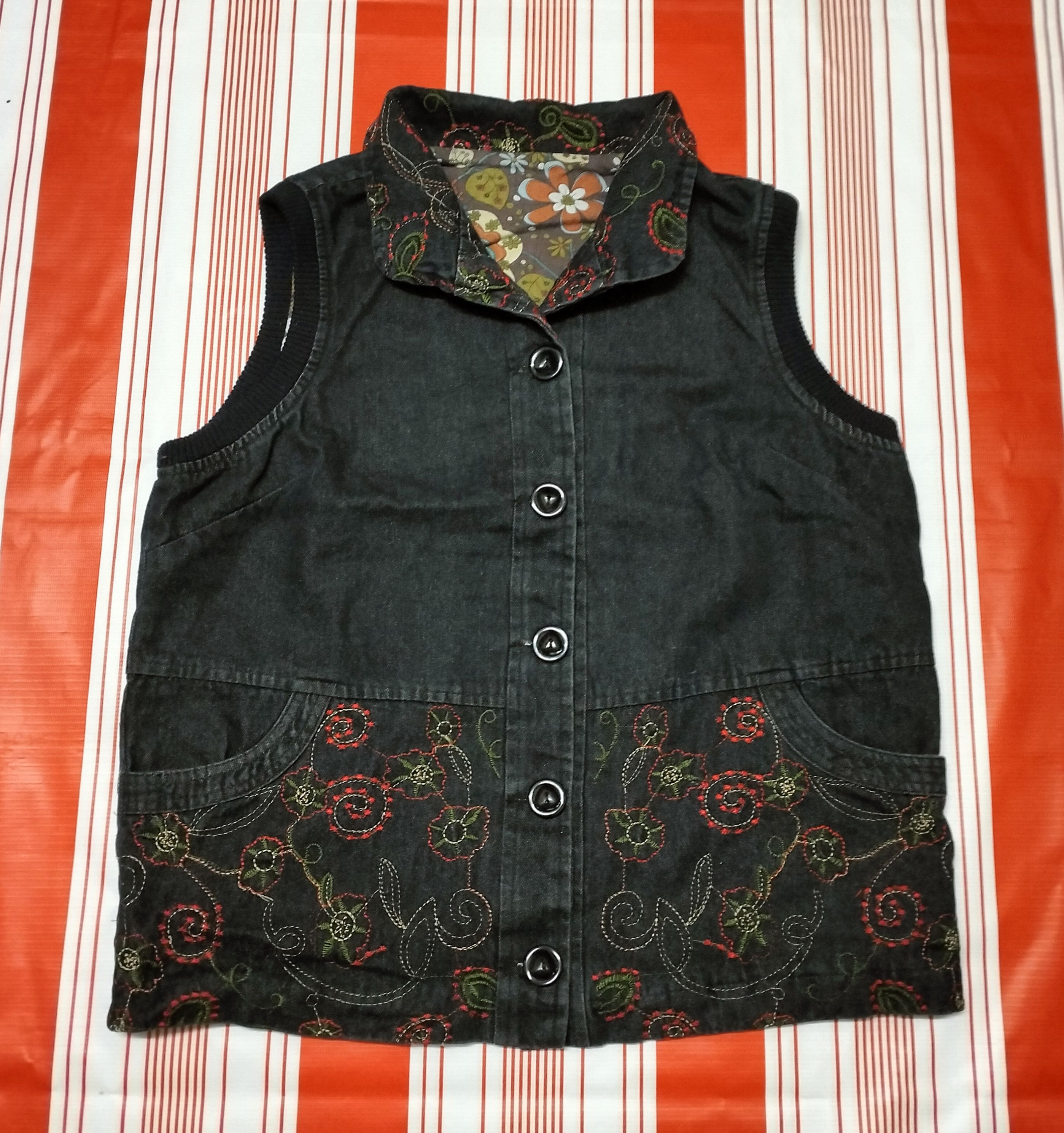 Japanese Brand × Vintage Japanese brand Denim Flower Design vest Sweater Size US S / EU 44-46 / 1 - 1 Thumbnail